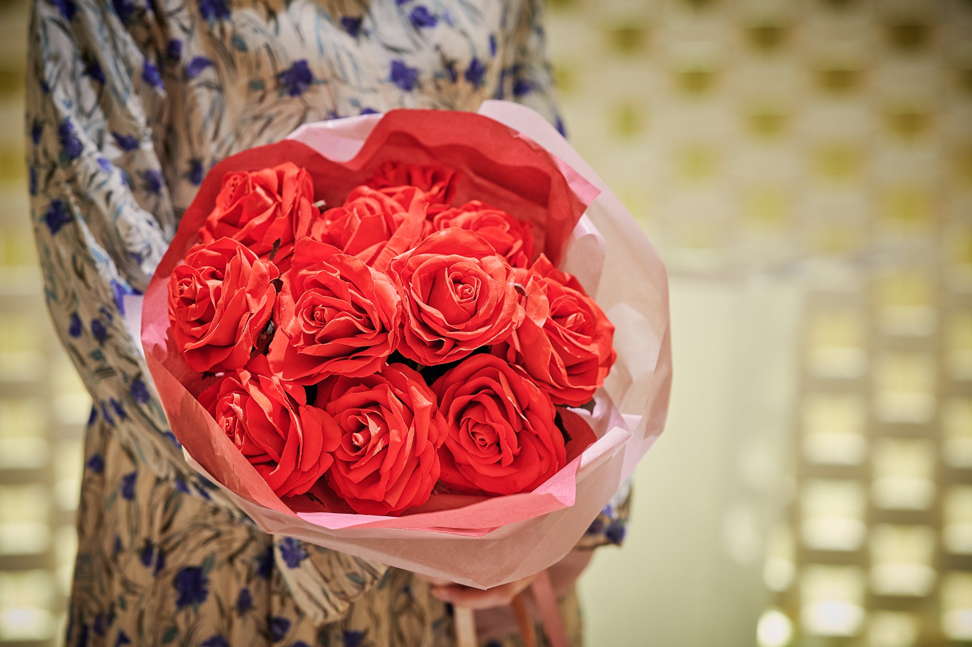 「最愛」「宝物」「大切にしたいもの」という意味が含まれる11本の赤バラをご用意。