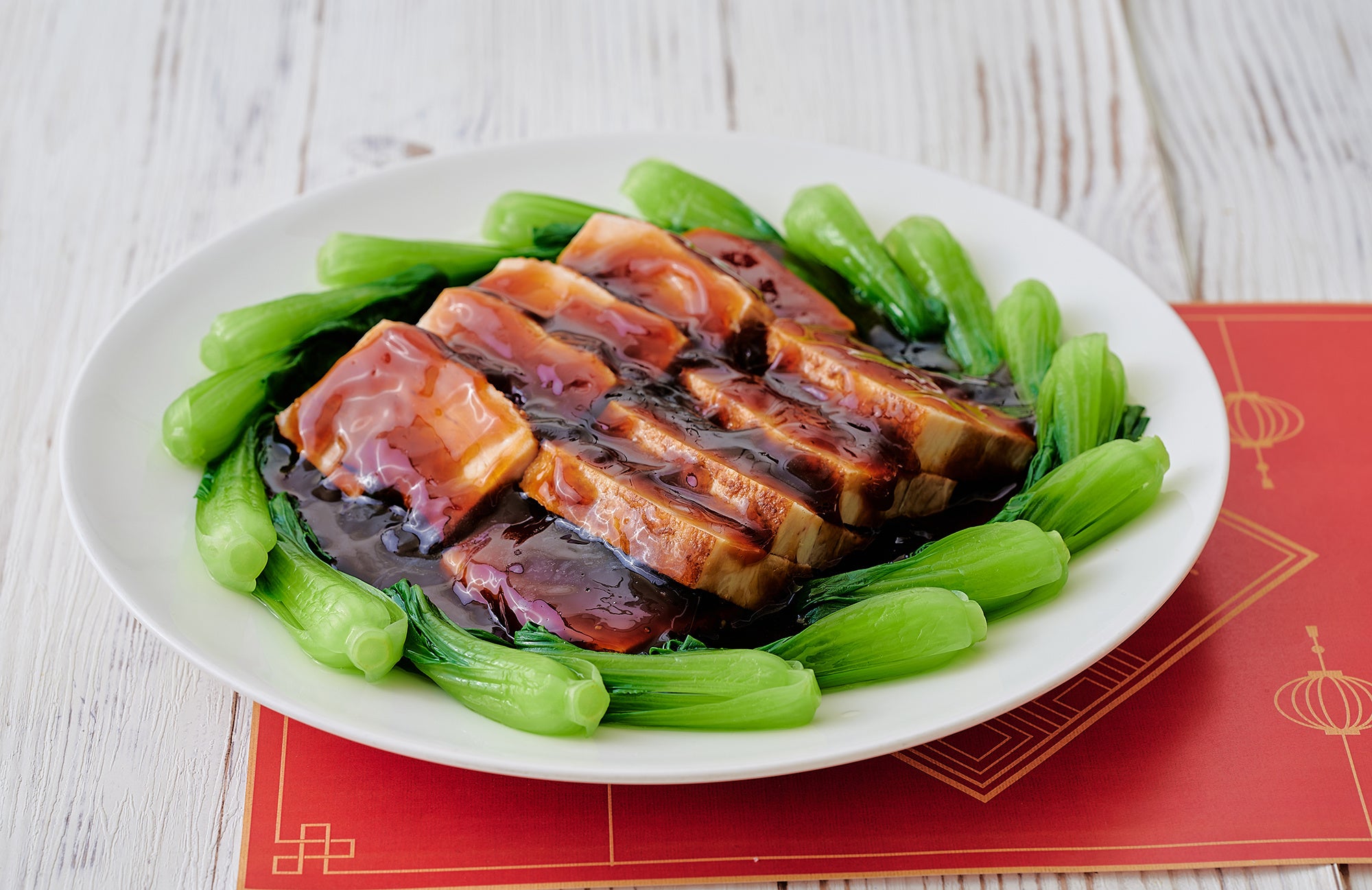 温製料理は八角がほのかに香るトロトロの台湾風角煮を用意