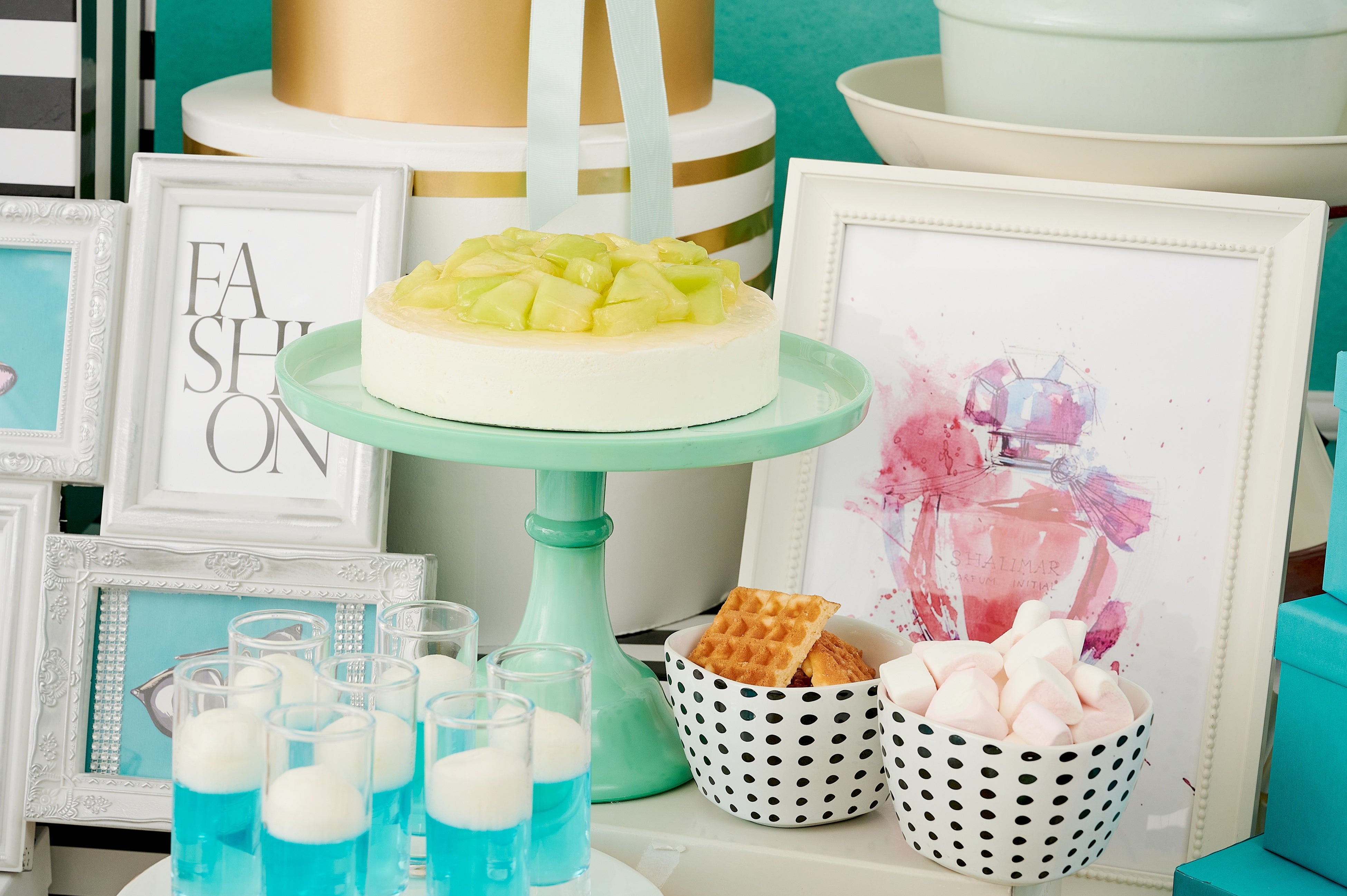 エメラルド メロンレアチーズケーキ、ブルーライムゼリー