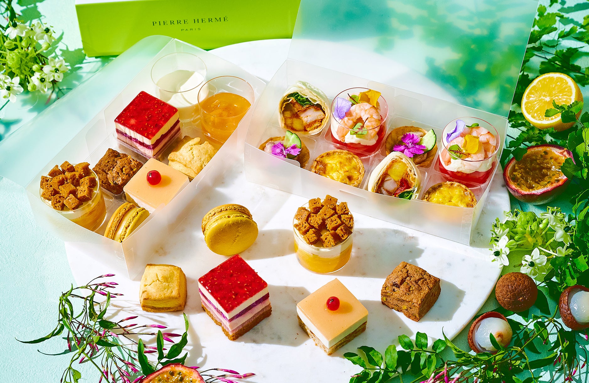 ご自宅で優雅なティータイムをお楽しみいただける、本格的なアフタヌーンティー