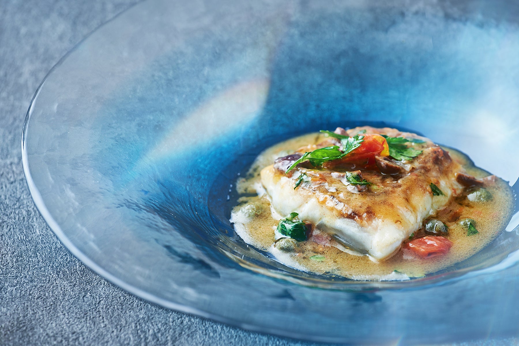 魚メインは島根で水揚げされた魚介を使ったアクアパッツァ