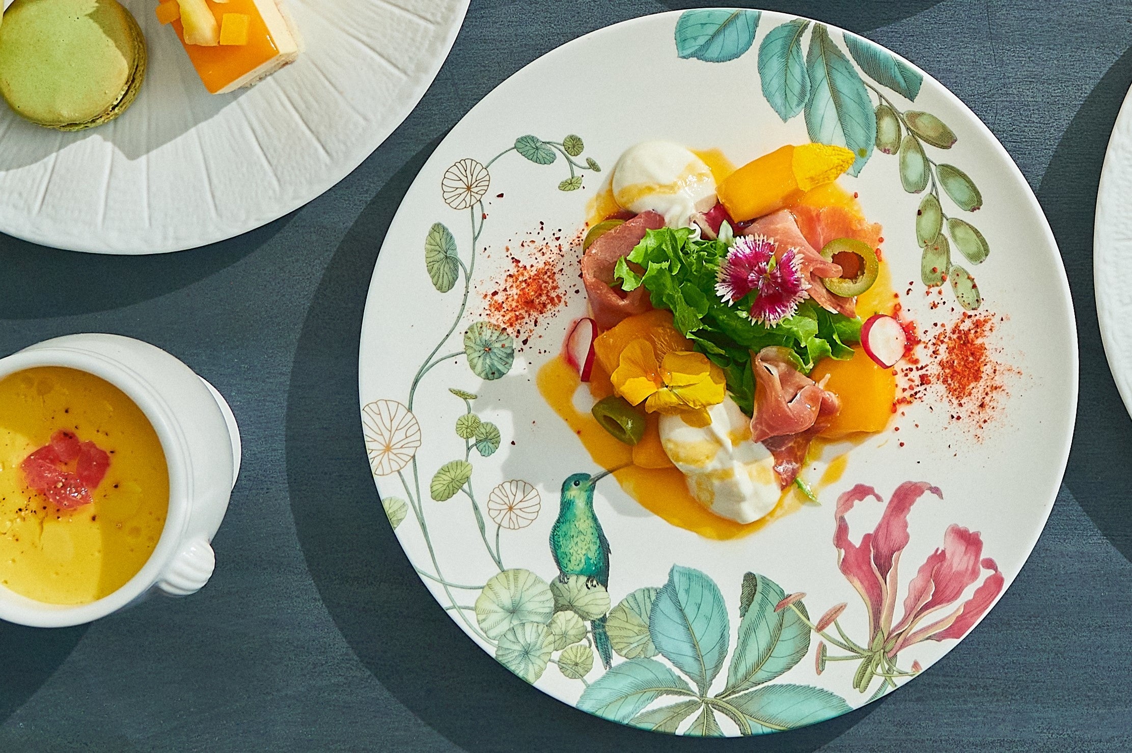 南国情緒あふれる「マンゴーと生ハムのサラダ～Presents from Paradise～」