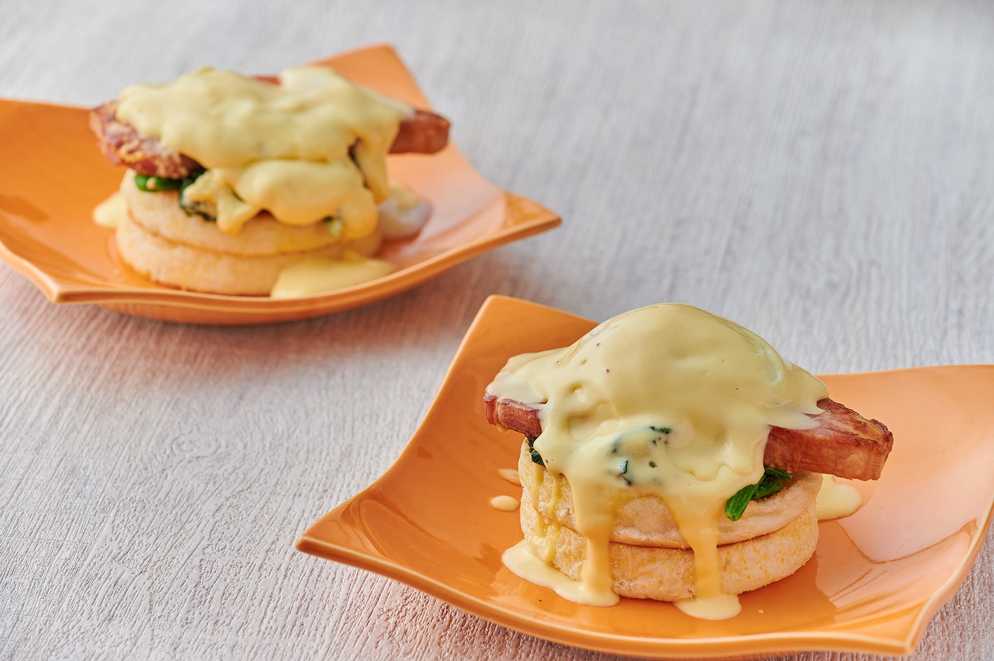 シェフズ ライブ キッチン特製厚切りベーコンが のったエッグベネディクト