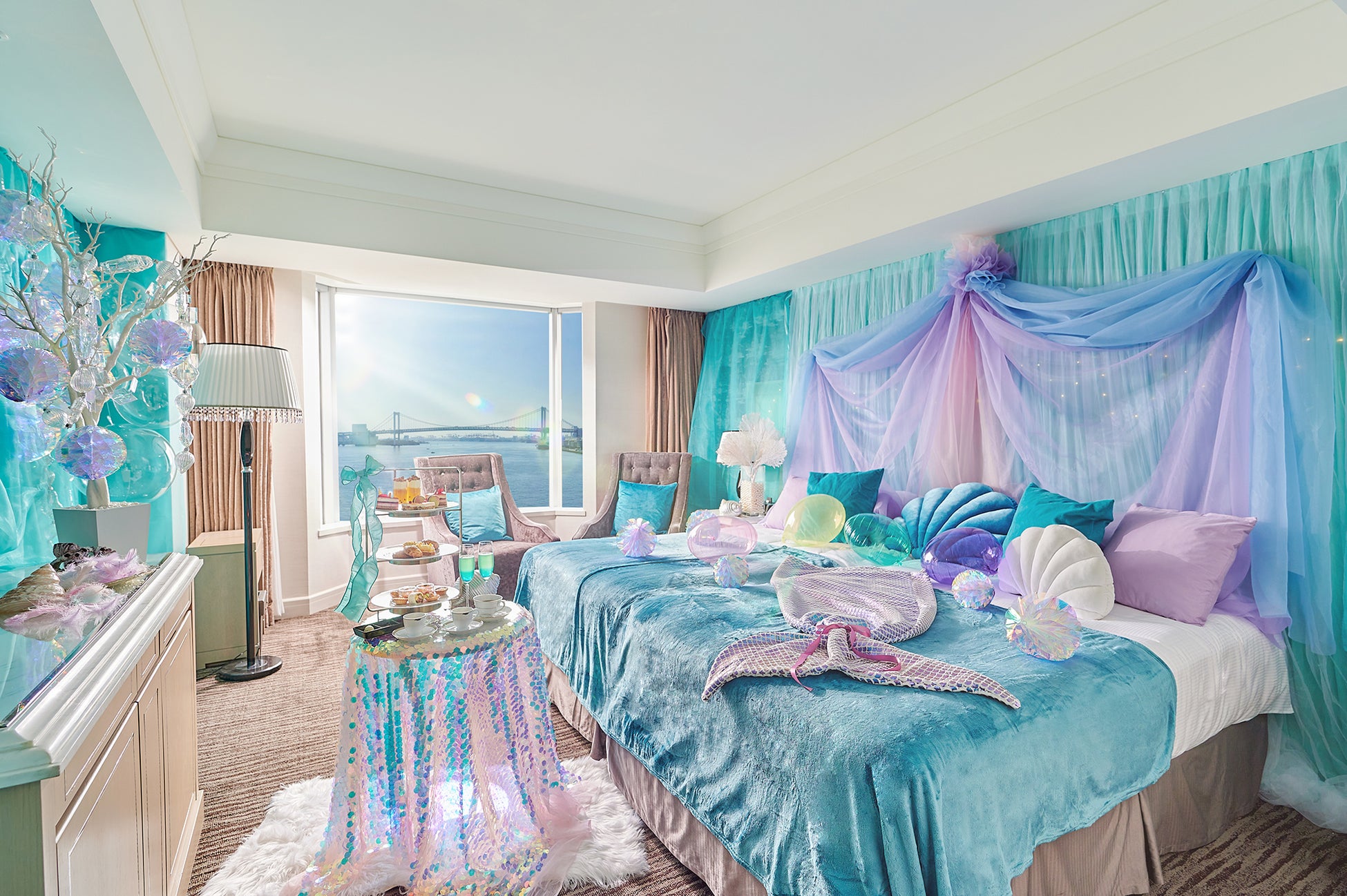 夏を涼しげに彩るラグーンカラーを中心としたコンセプトルームが登場