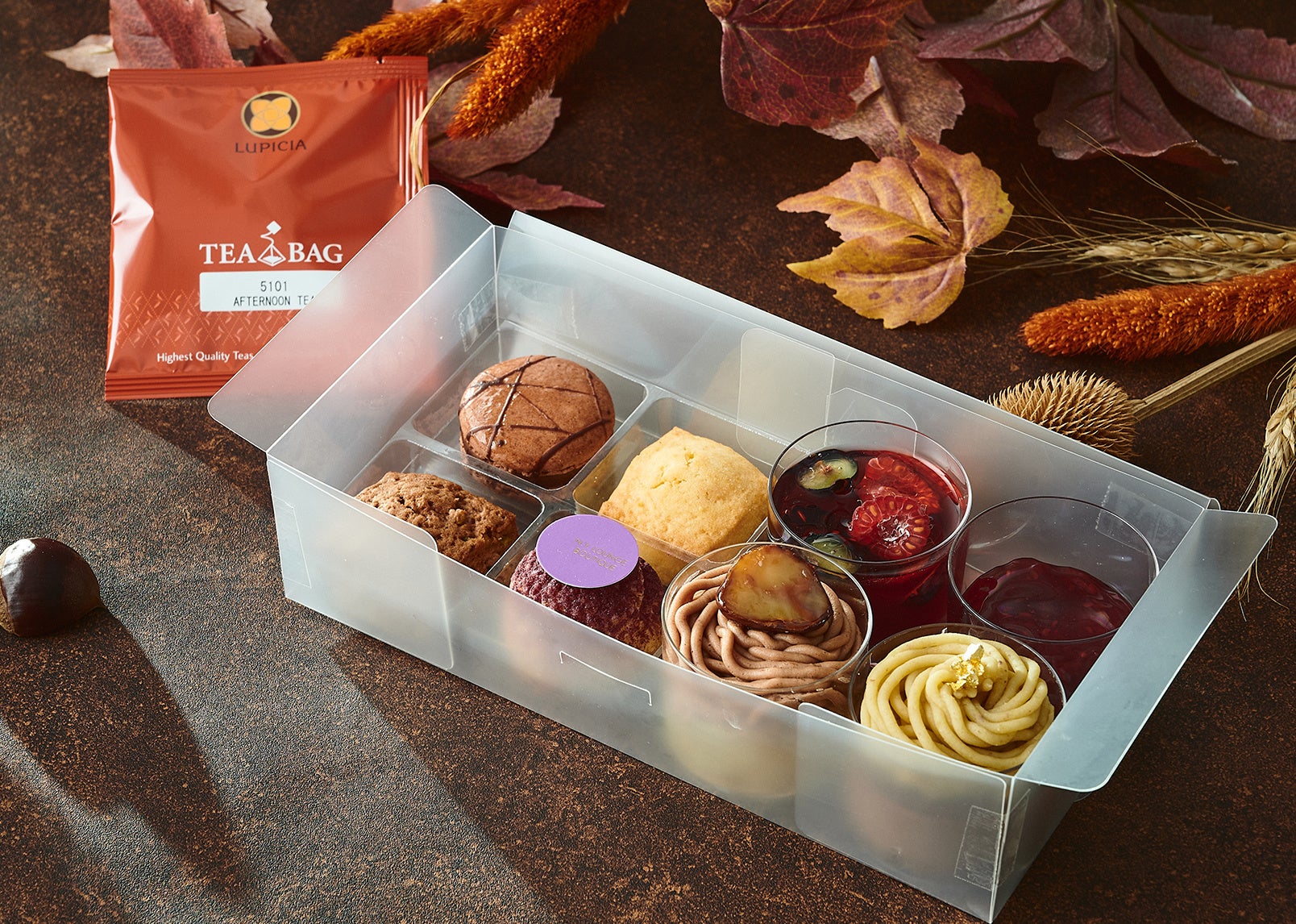 プティ・ガトーとスコーンのみを揃えたプティフールセット