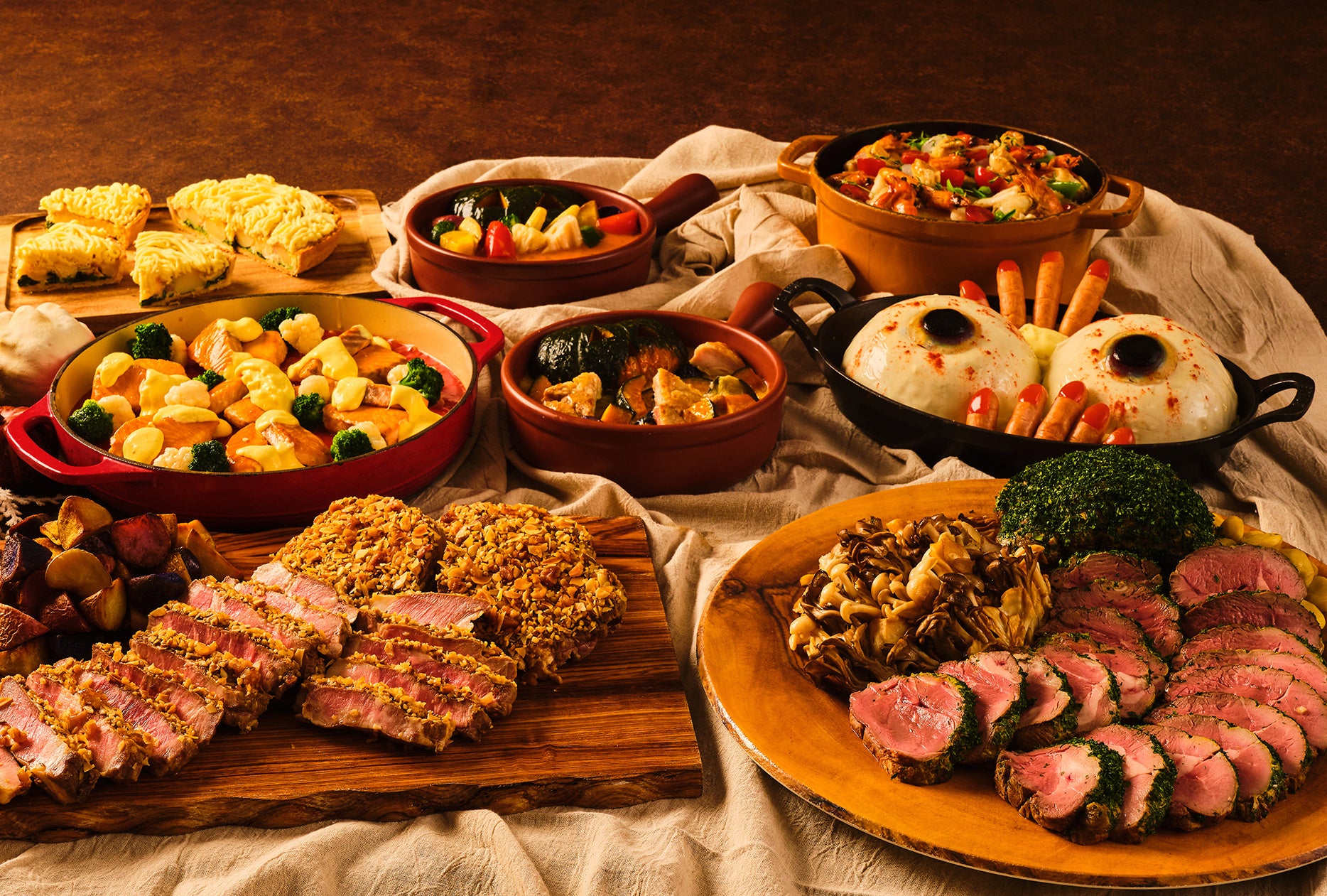 さつまいもやかぼちゃなど旬の食材を使用した、 秋の味覚を楽しめる温製料理を届け