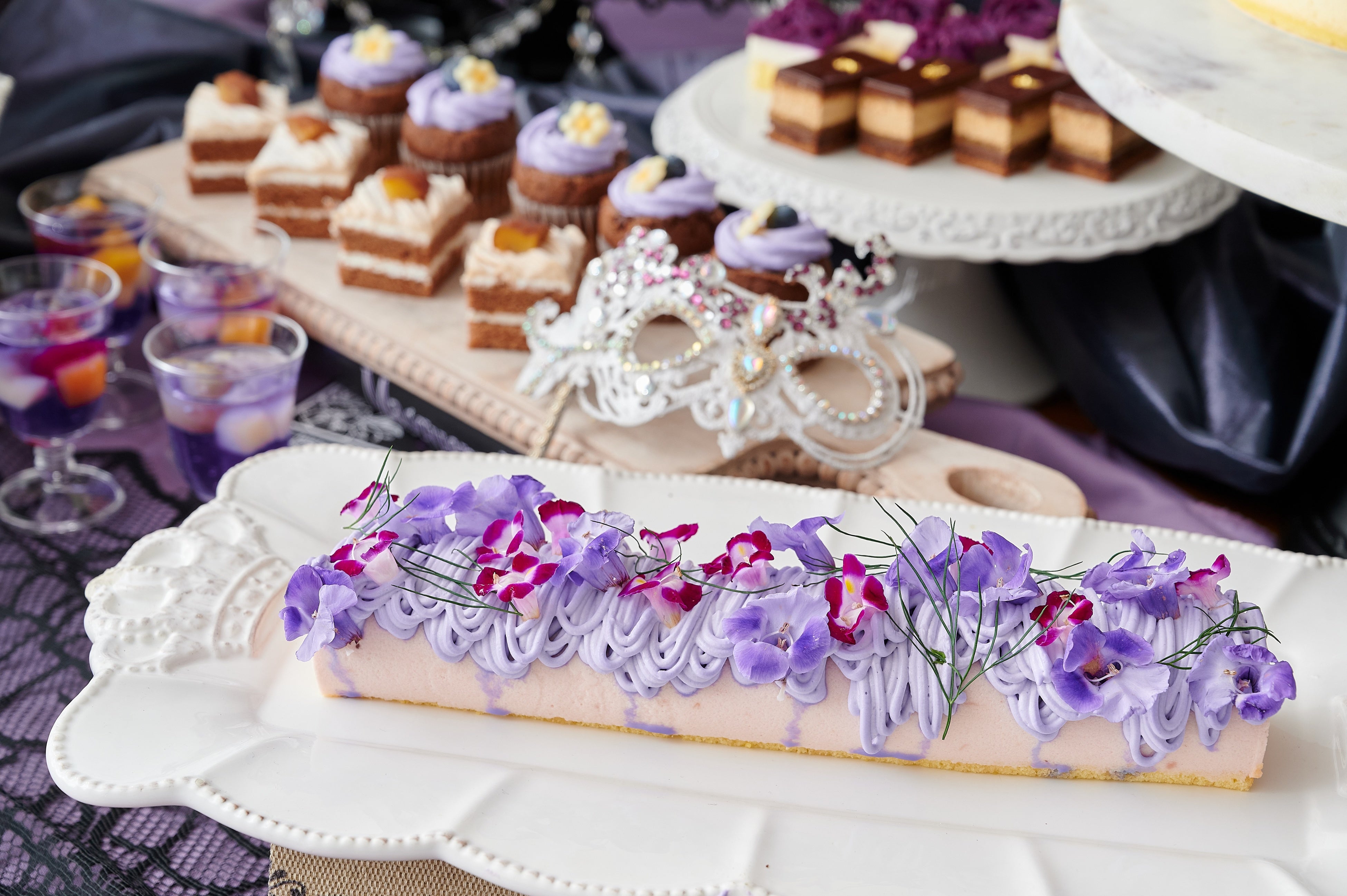 宮廷のフラワーガーデン 苺のレアチーズケーキ