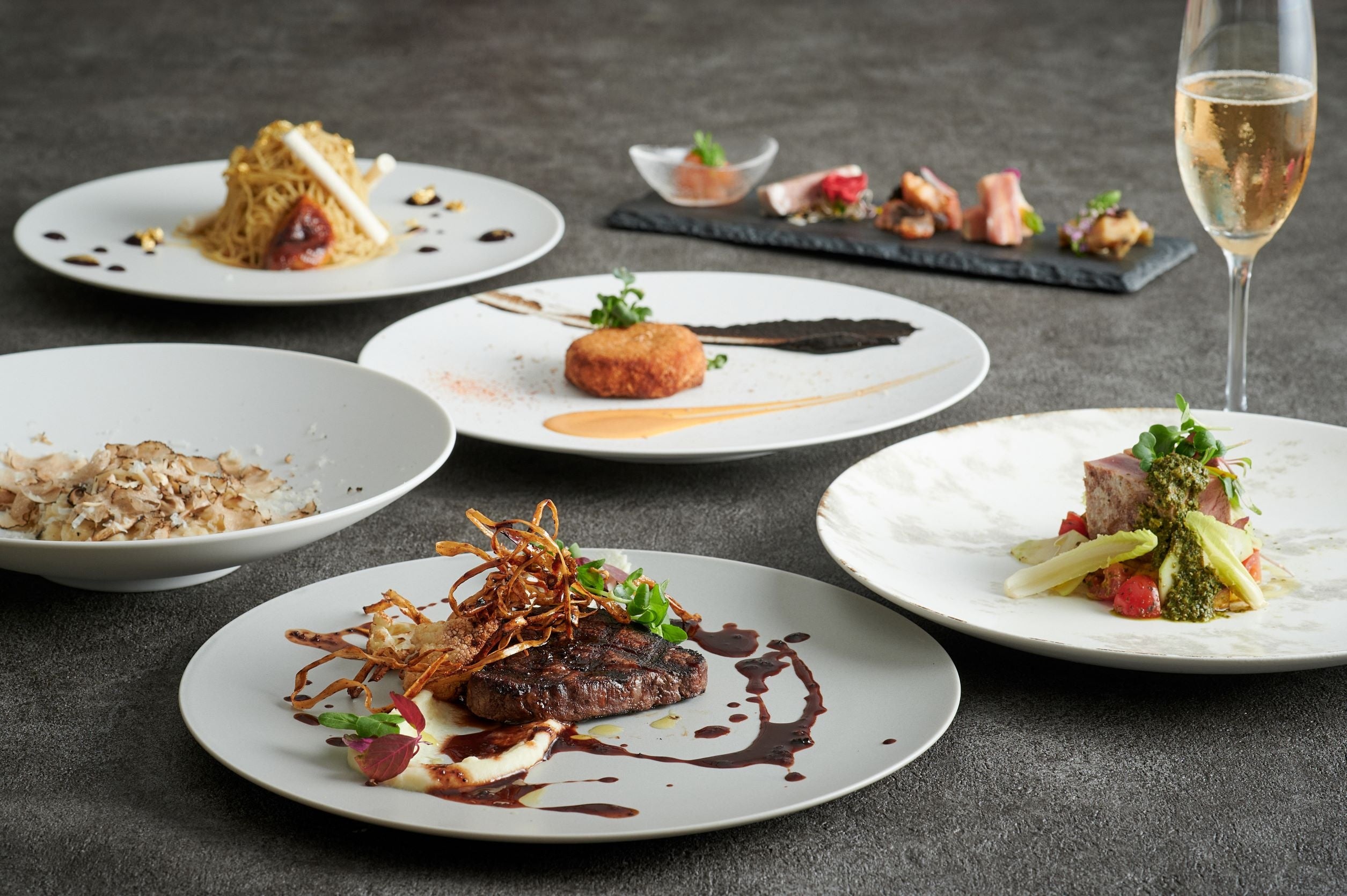 レストラン TAVERN 1周年記念コース』・『ZelkovA 5周年記念コース』 | 株式会社