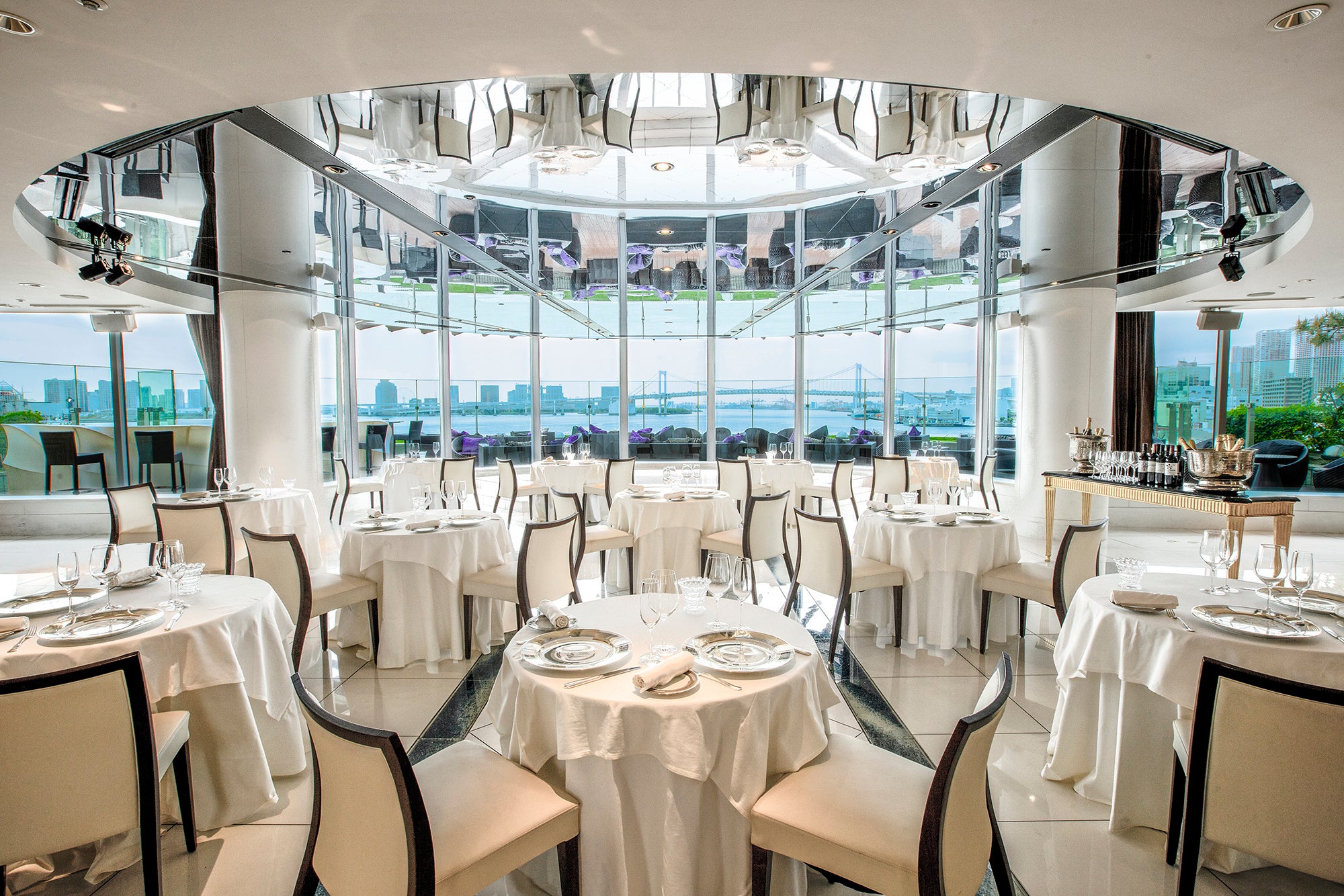 レインボーブリッジビューダイニング＆シャンパンバー マンハッタン