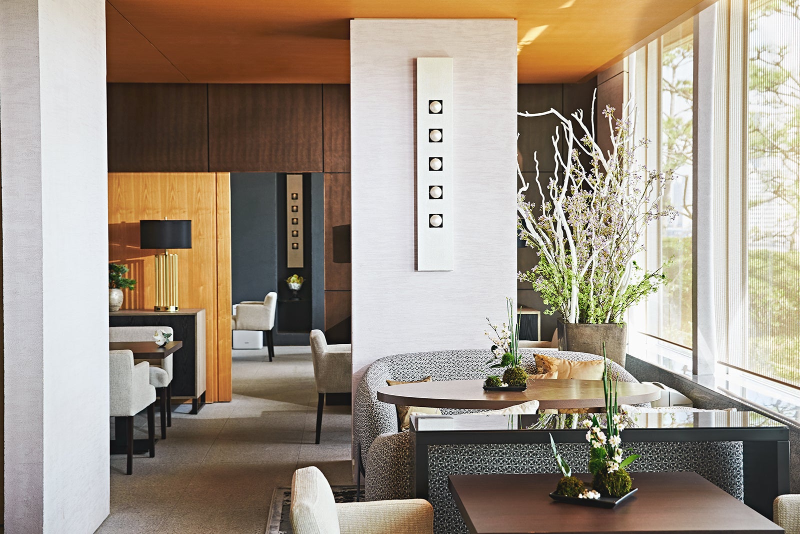 和-NAGOMI-ラウンジの内観