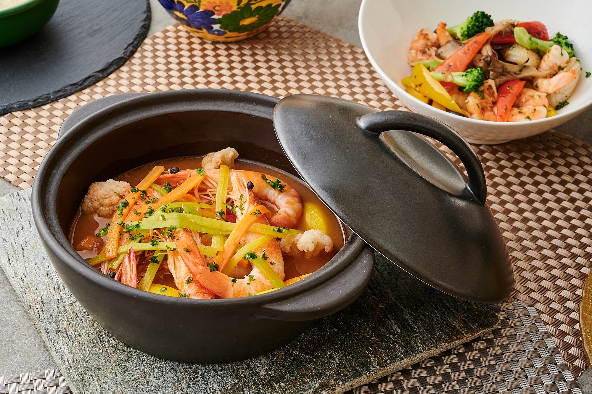 ホテル特製の魚介の出汁がしみ込んだブイヤベース