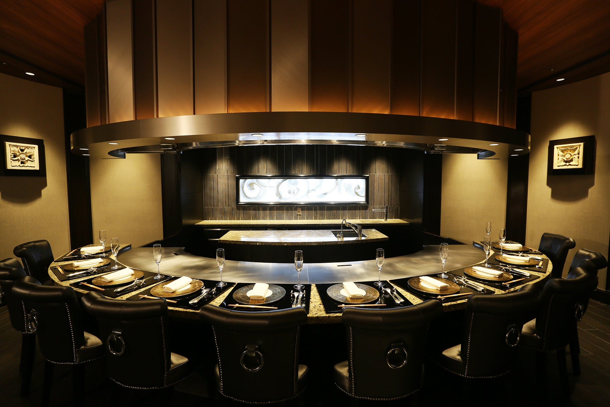 鉄板焼 匠の内観