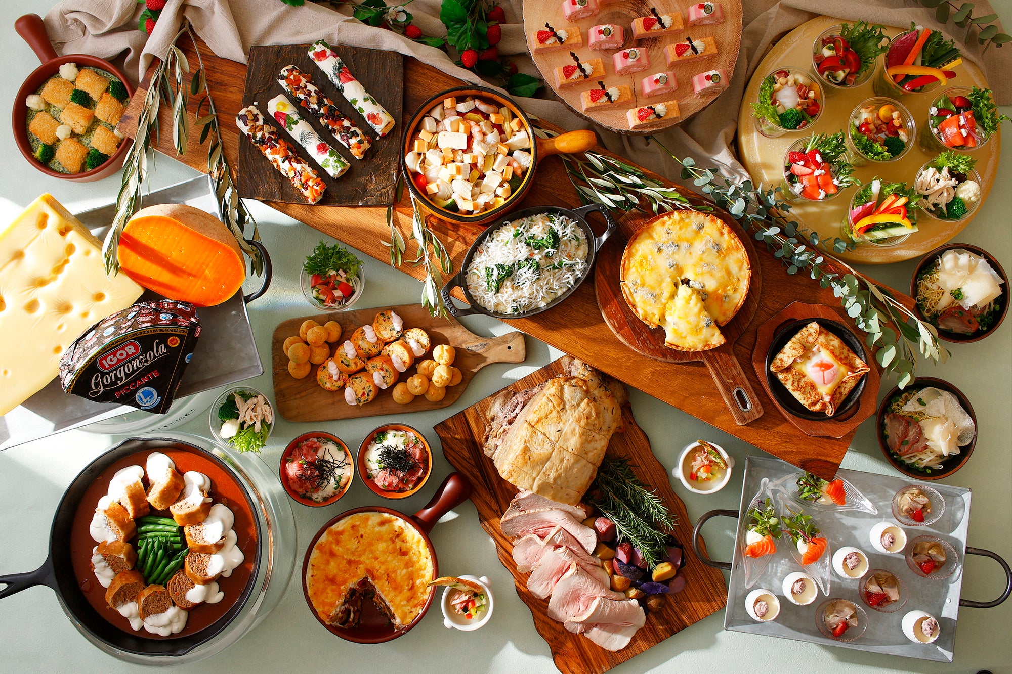 各国のチーズを使用した多彩なアレンジメニューをお届け