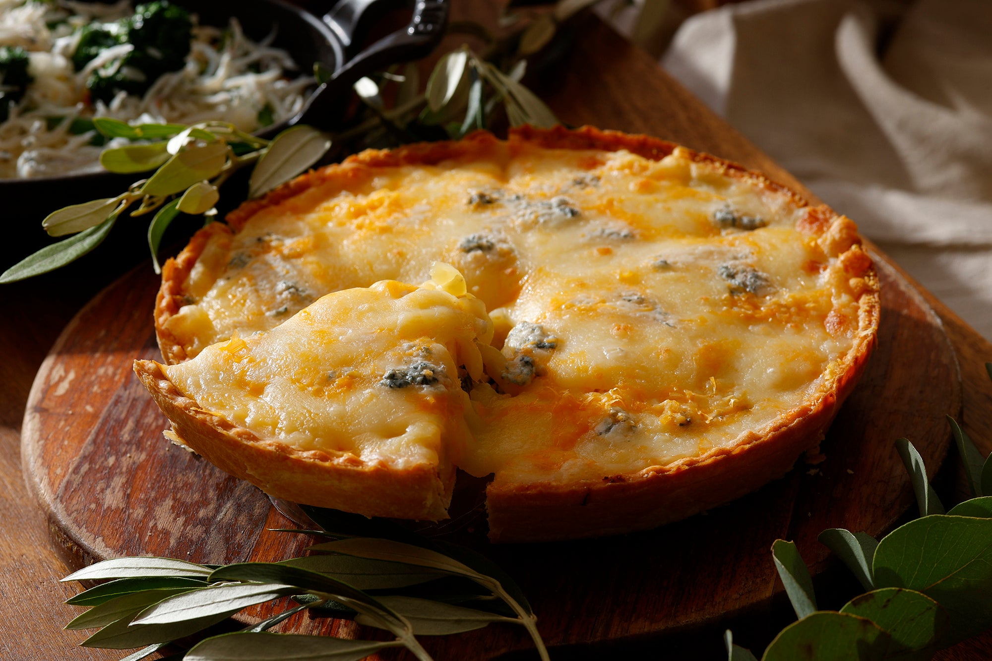 5種のチーズをのせたキッシュ
