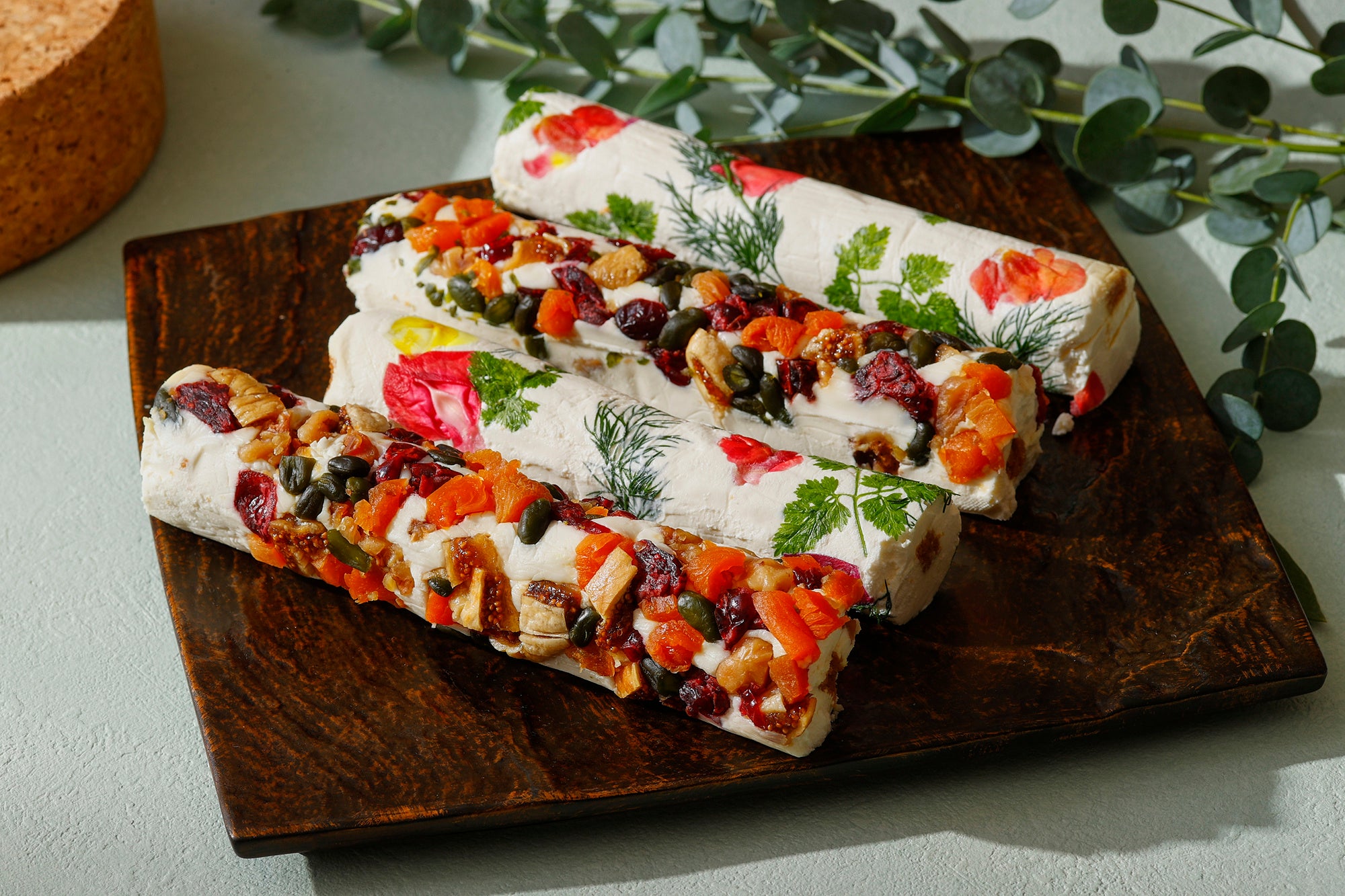 見た目鮮やかなハーブとクリームチーズのテリーヌ