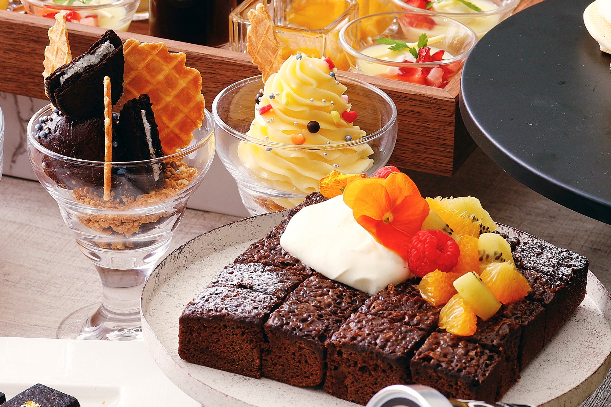 ガトーショコラとシェフズスペシャルパフェ