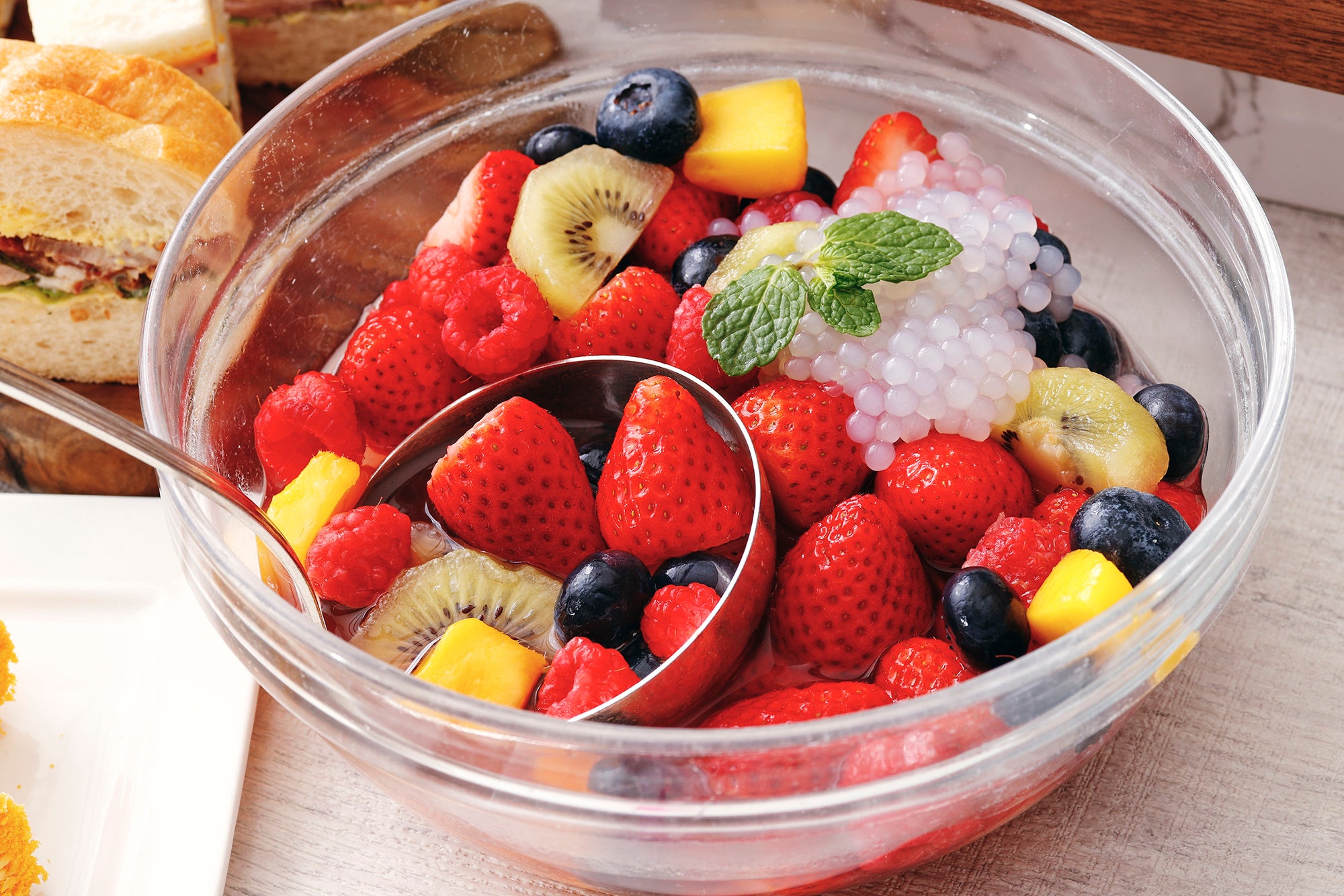 季節のフルーツを合わせたマチェドニア（イメージ）