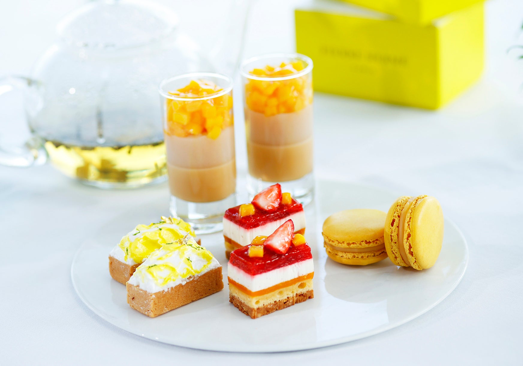 サマーフルーツをふんだんに使用したスイーツ