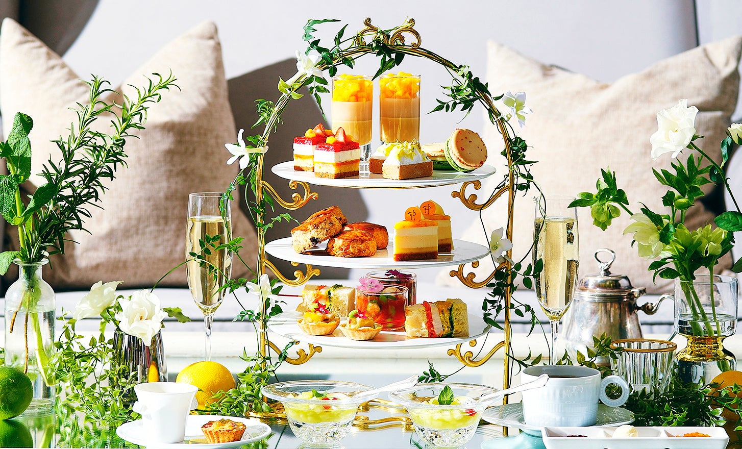 ピエール・エルメ・パリとのコラボレーションによるサマーマジックアフタヌーンティーをお届け