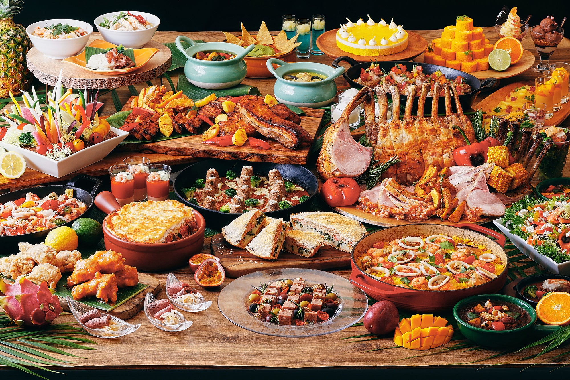 真夏のバーベキューをテーマにした世界各国のバラエティー豊かな料理をお楽しみいただけるブッフェ