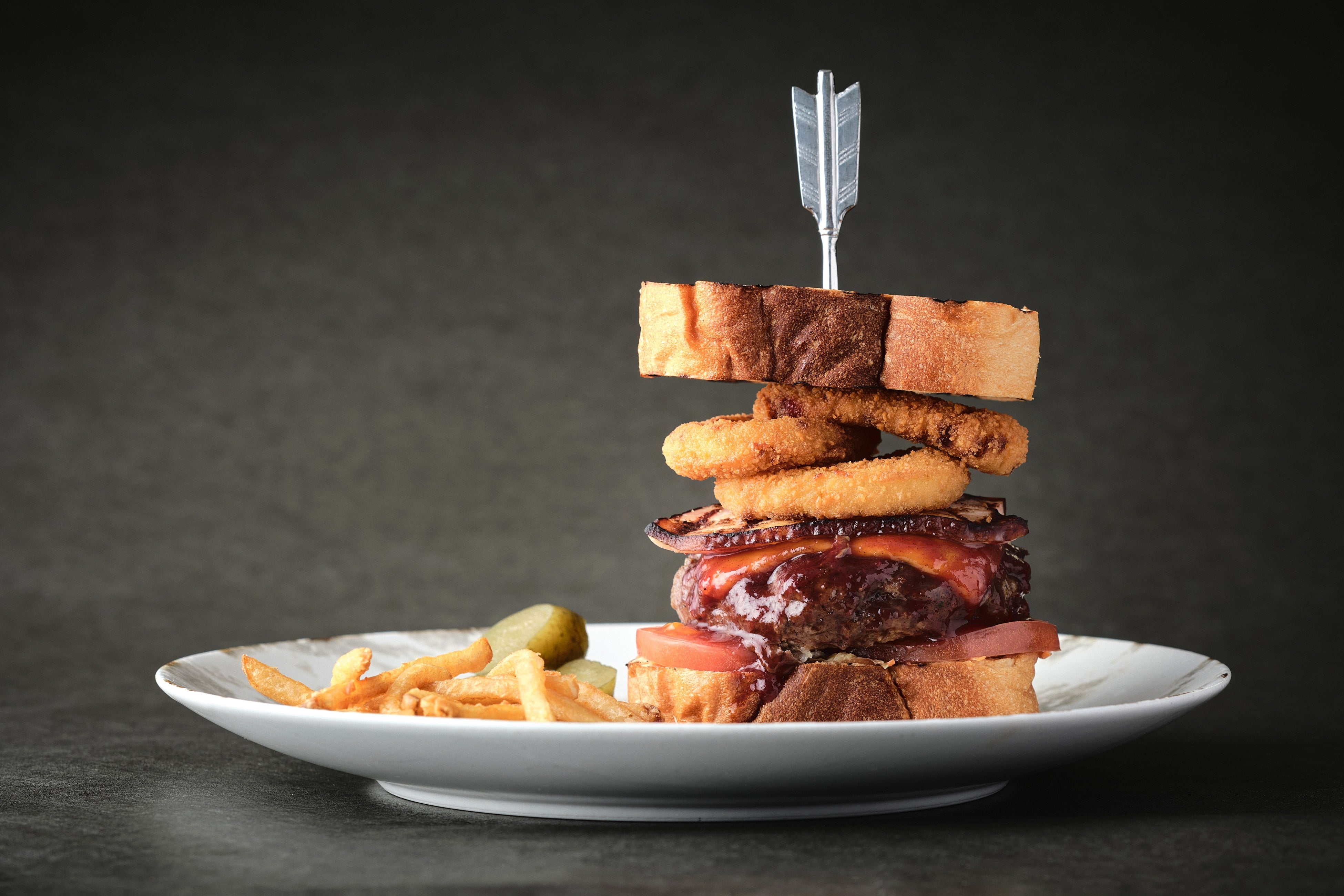 石窯焼きブレッドバーガー　牛100%パテ ￥4,200