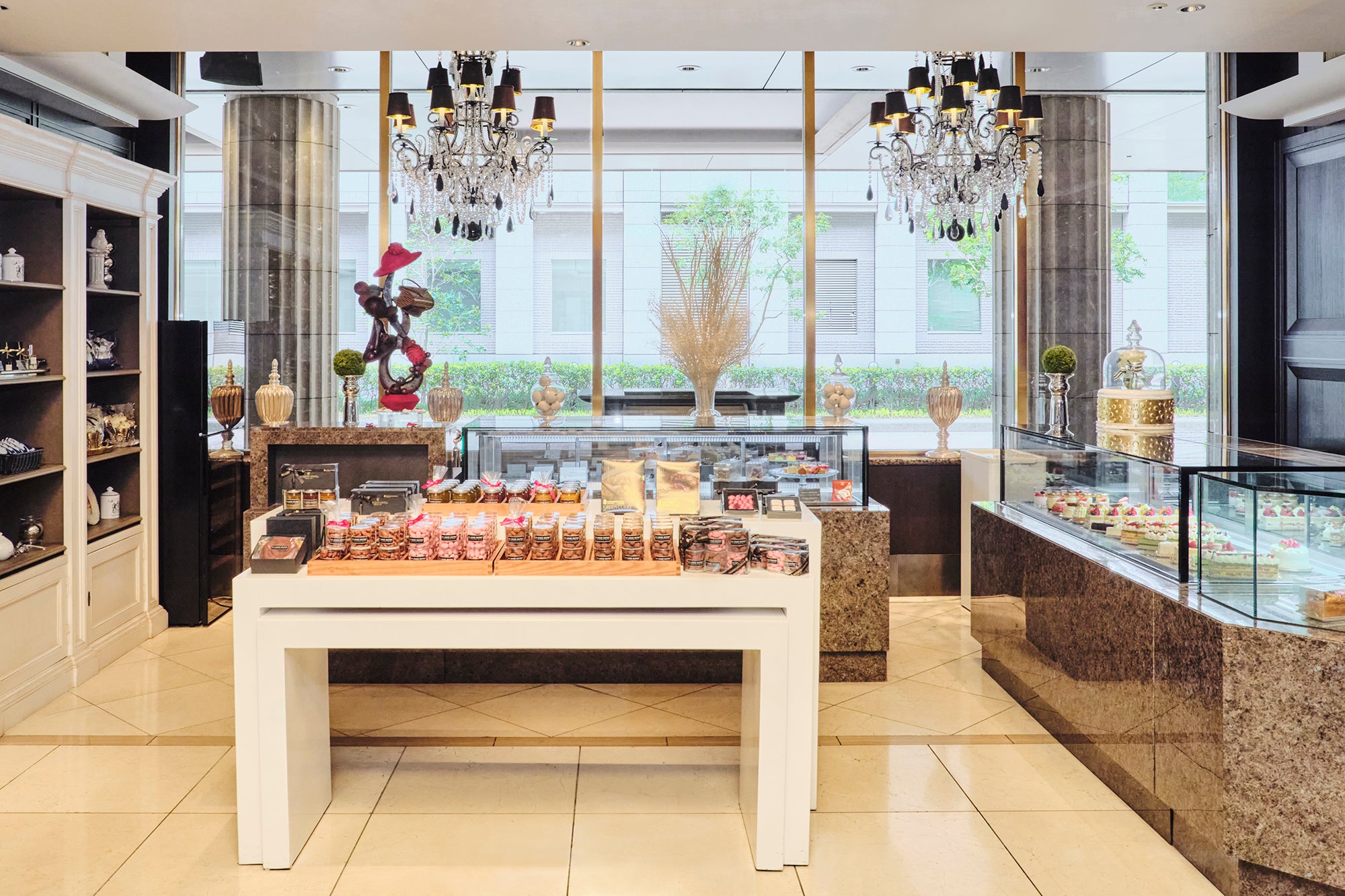 ザ・ショップ N.Y.ラウンジブティック