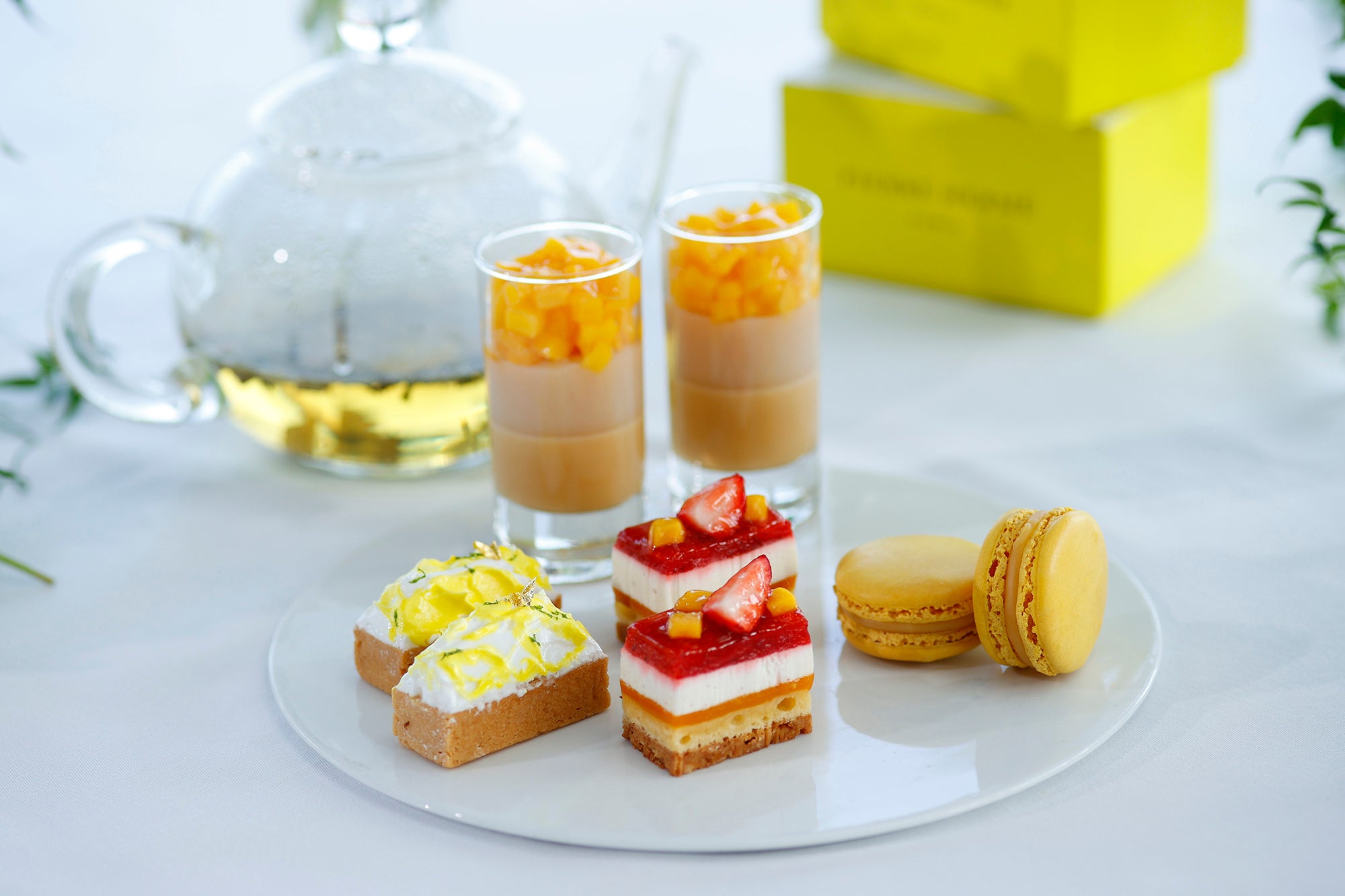 サマーフルーツをふんだんに使用したスイーツ