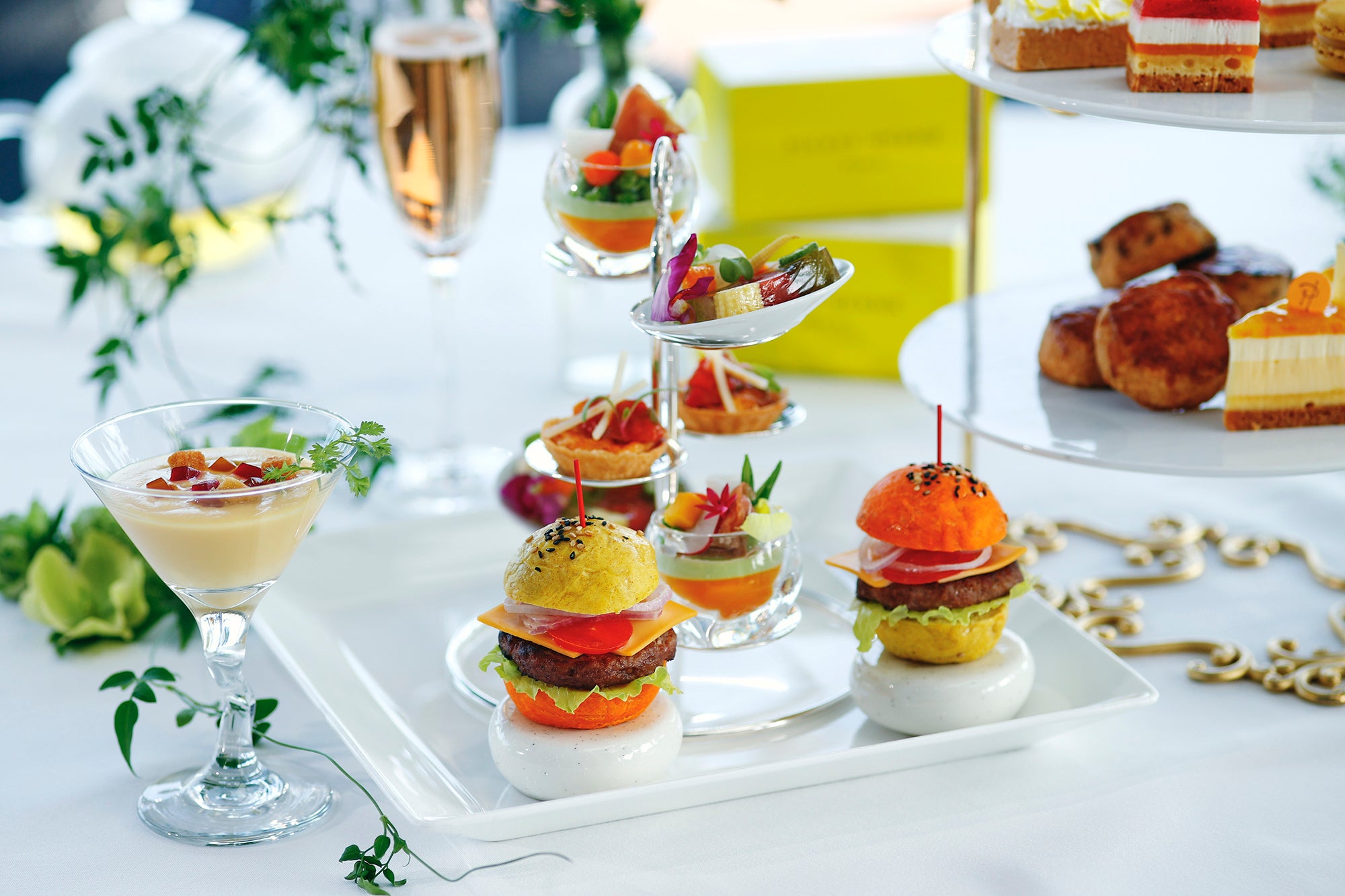 旬の素材を使った彩り豊かなホテルオリジナルセイボリー