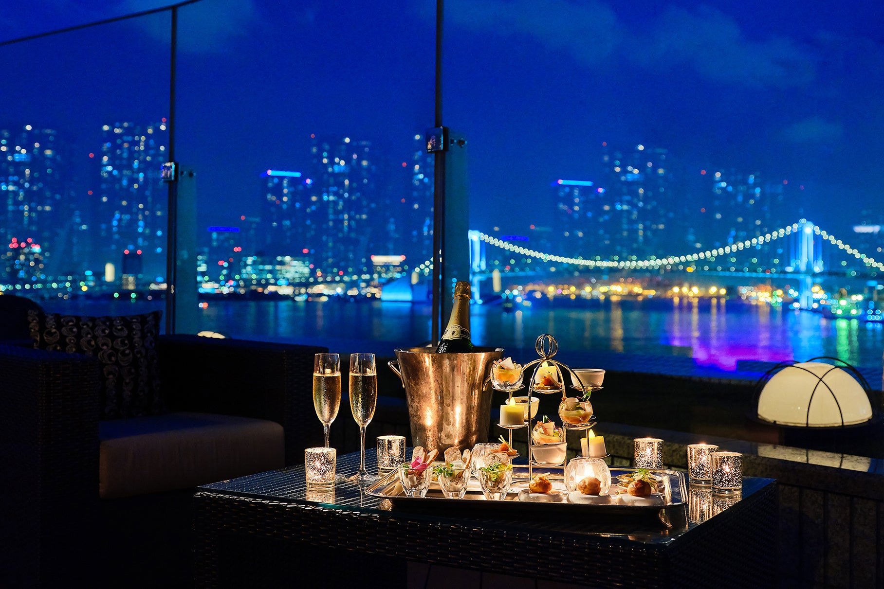 ルーフトップテラスで提供するアミューズイメージ