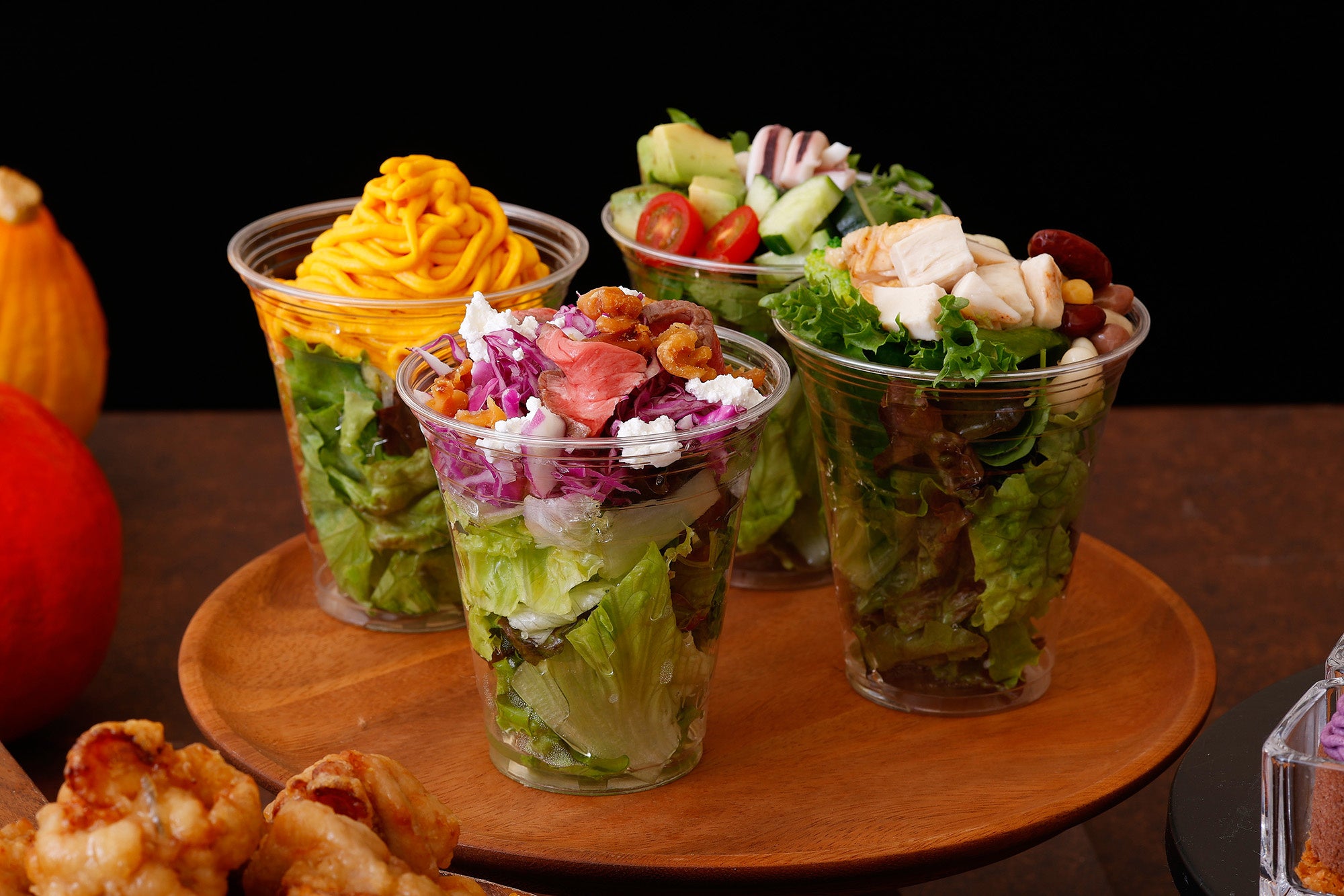 シャカシャカサラダは日替わりで3種を提供