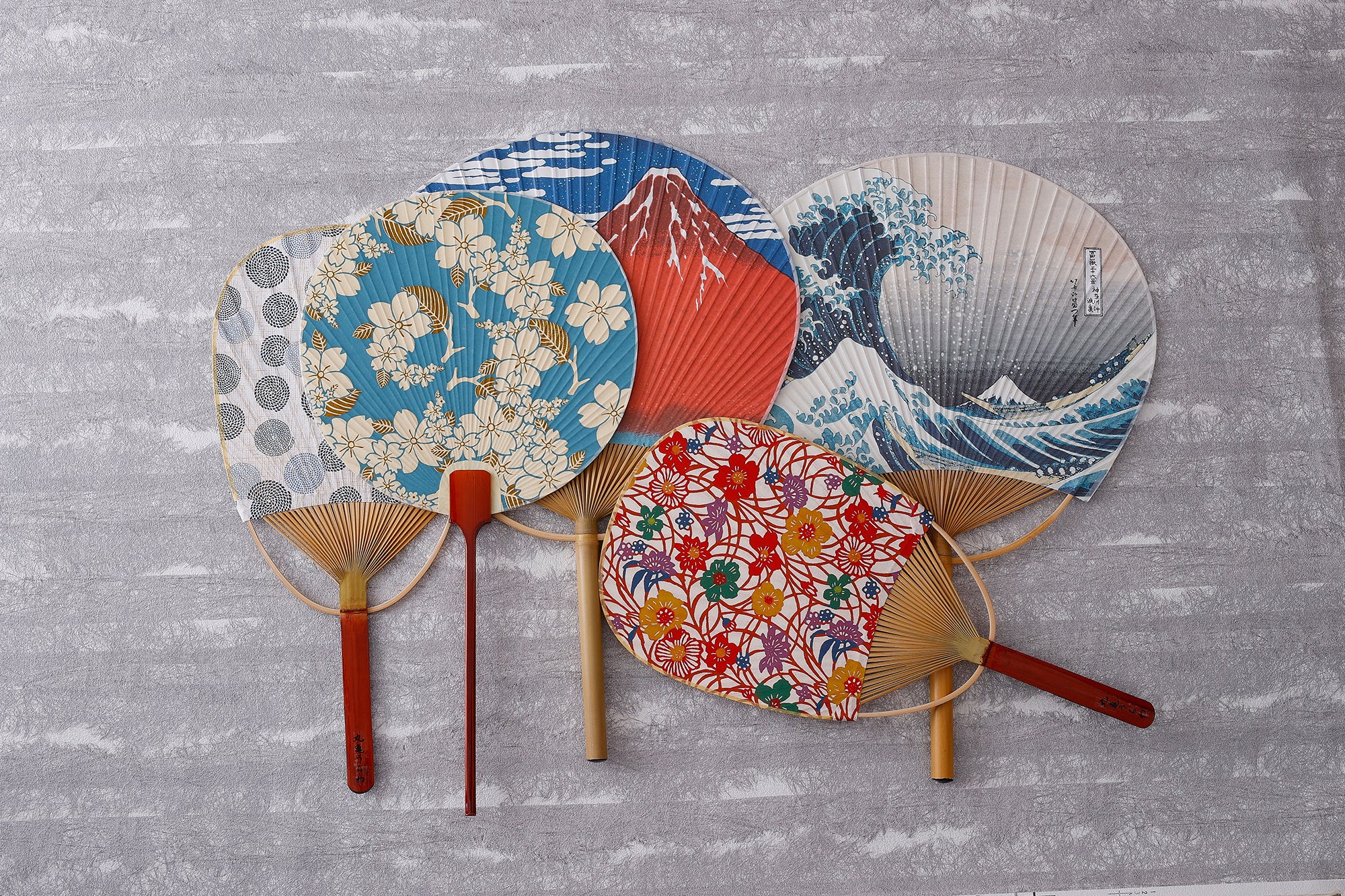 日本の伝統工芸品の１つ塩見団扇や四国団扇を貸出し