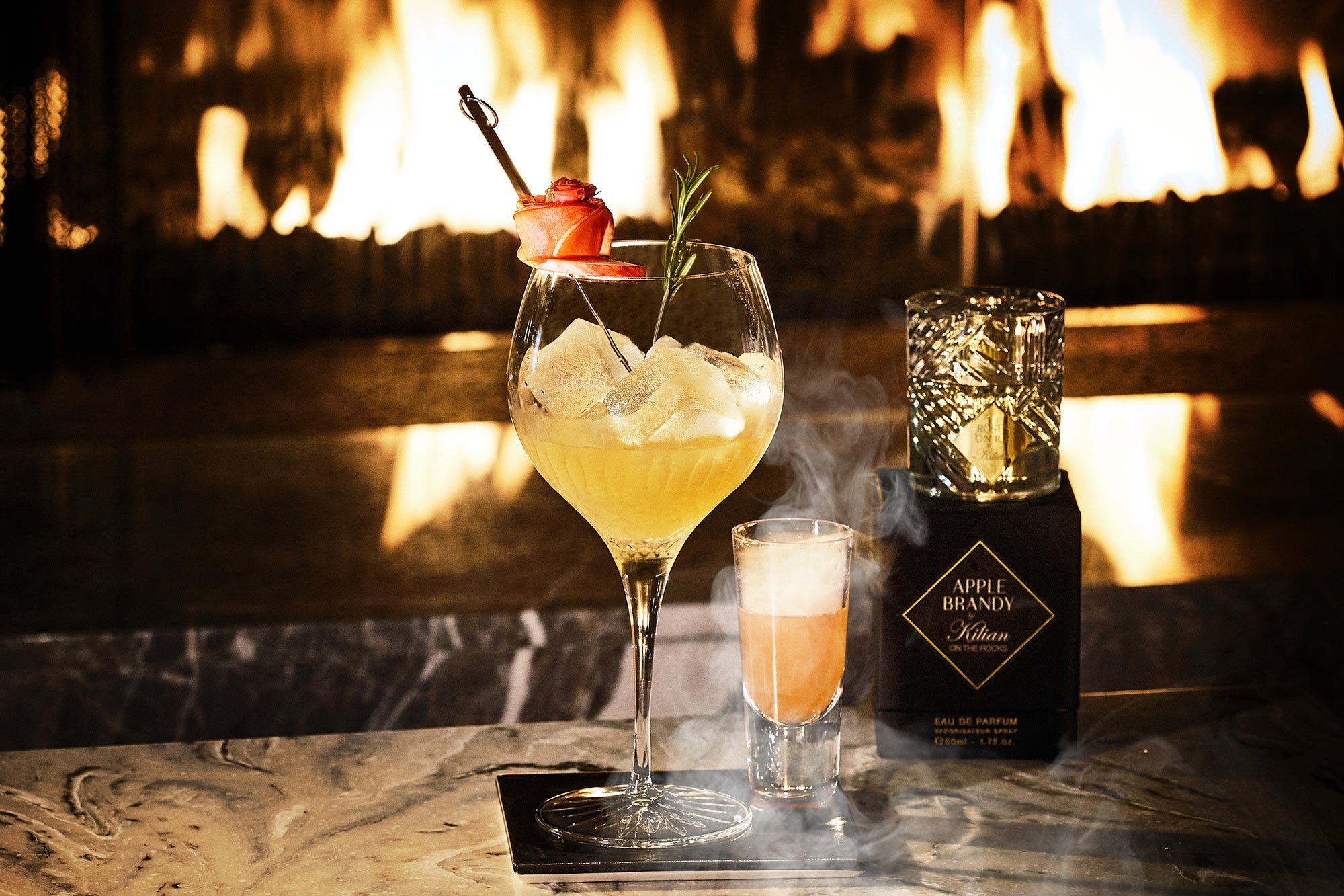 アップル ブランデー オン ザ ロックス by ハドソンラウンジ