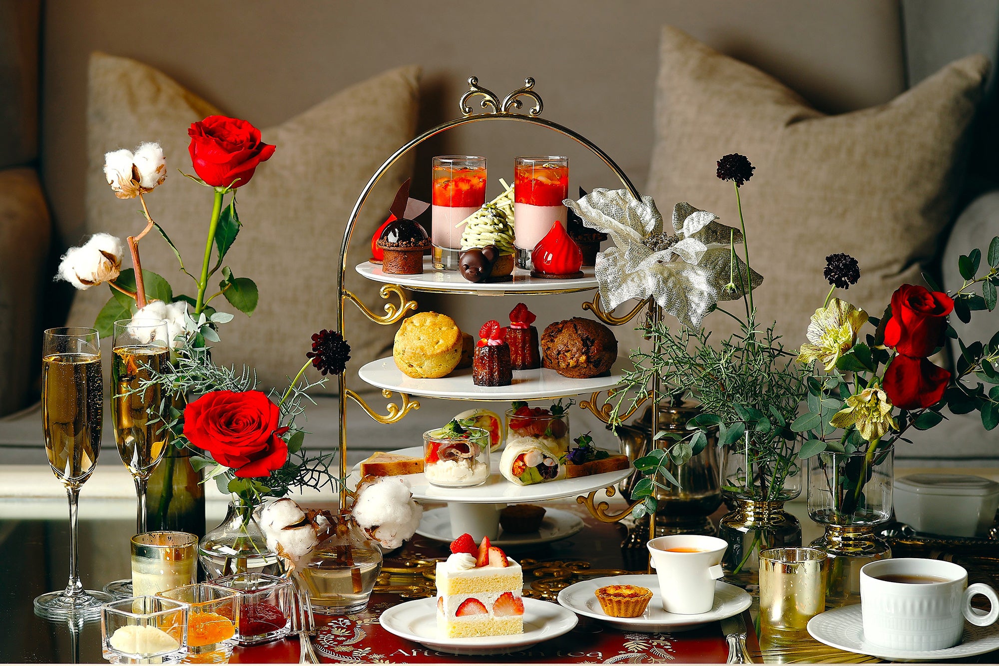 ニューヨークラウンジではアニバーサリーにおすすめのテーブル装花が付いたセットプランもご用意