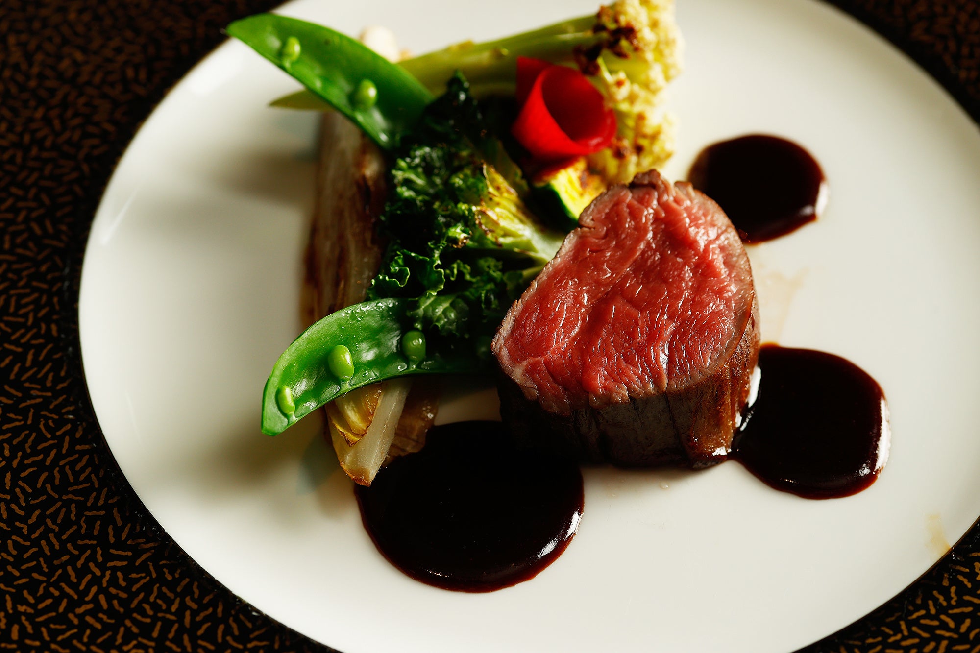 肉料理：アンガス牛ロース季節の香り