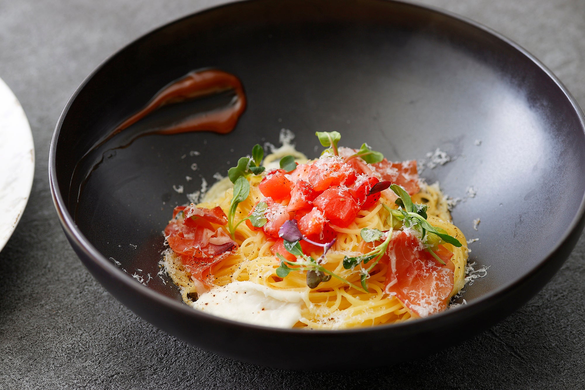 イチゴとブラータチーズのアーリオ・オーリオ