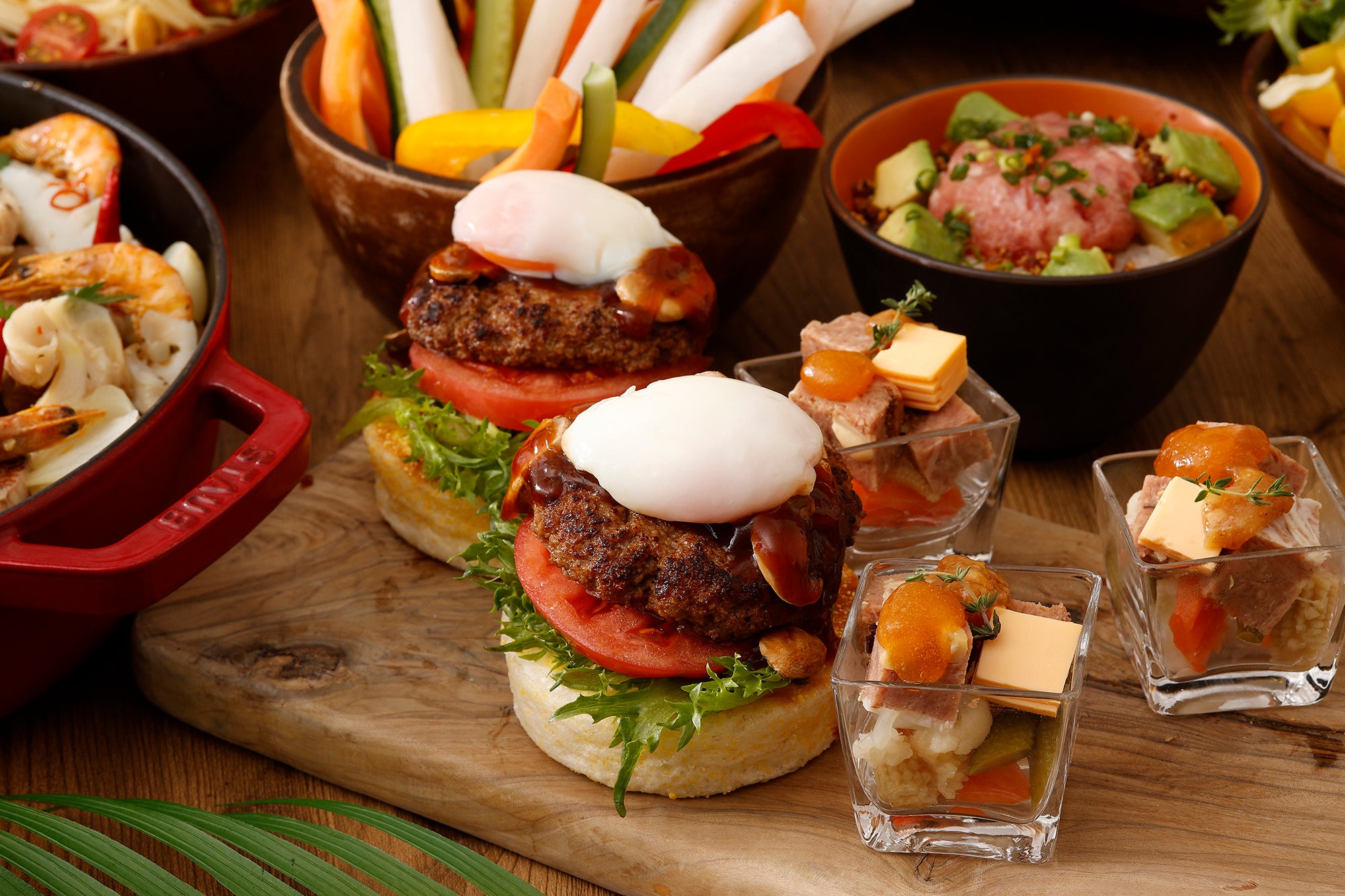 ハワイのローカルフードも楽しめる