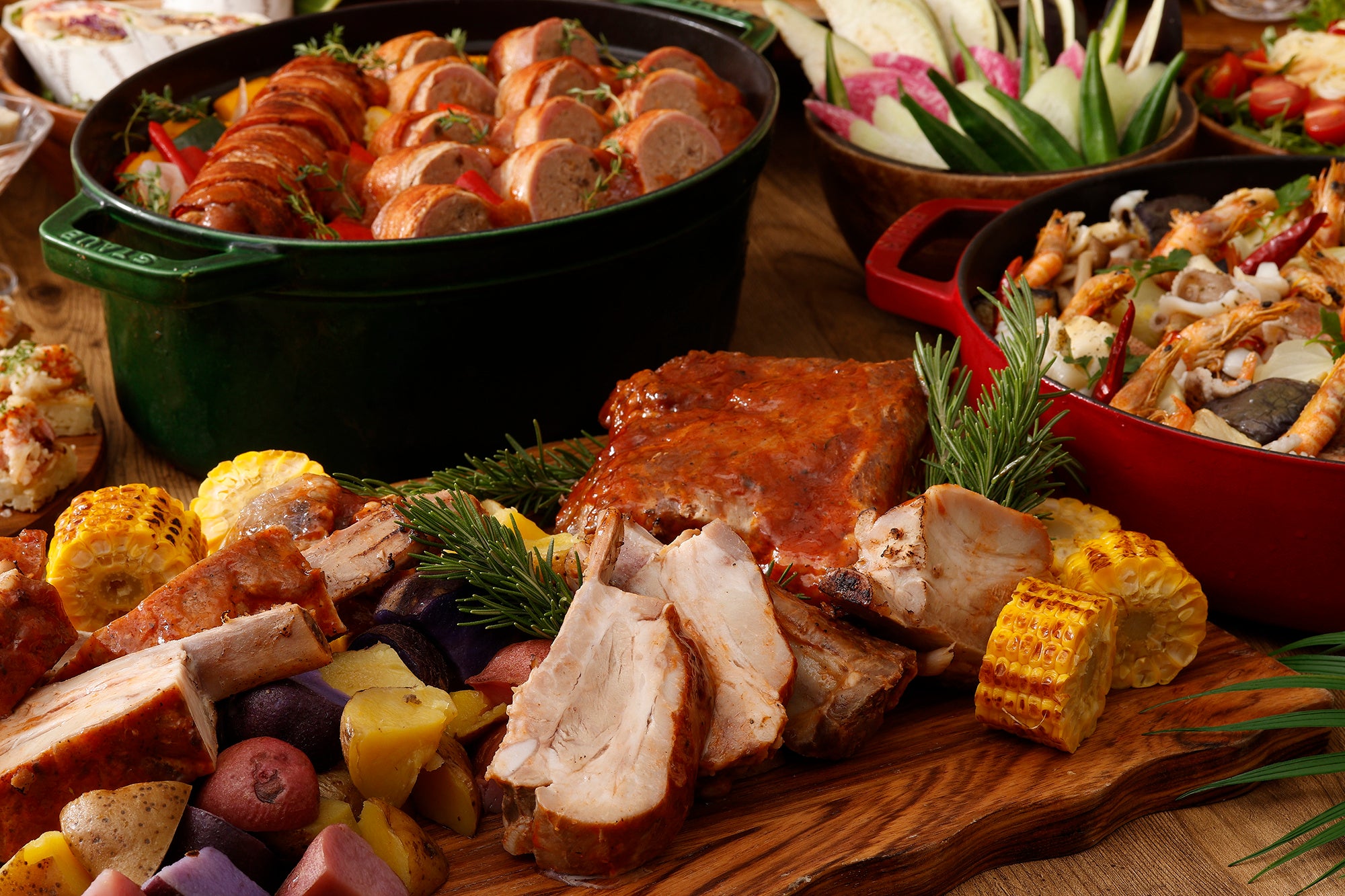 お肉のしっかりとした食感やジューシーな肉汁をご堪能いただけるポークスペアリブ