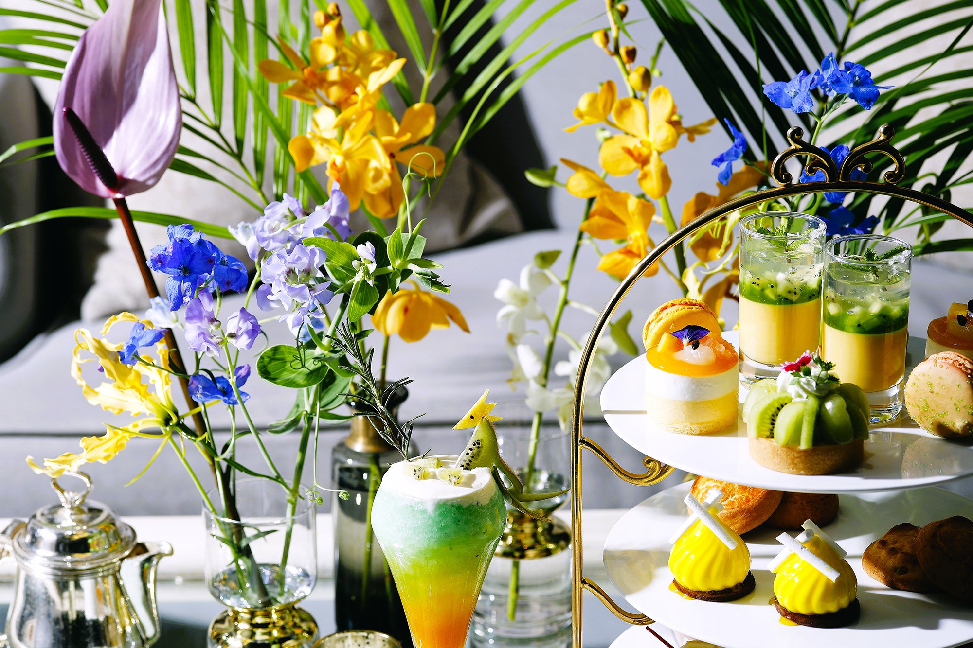 RELOVE FLOWERによるテーブルコーディネートでより華やかに