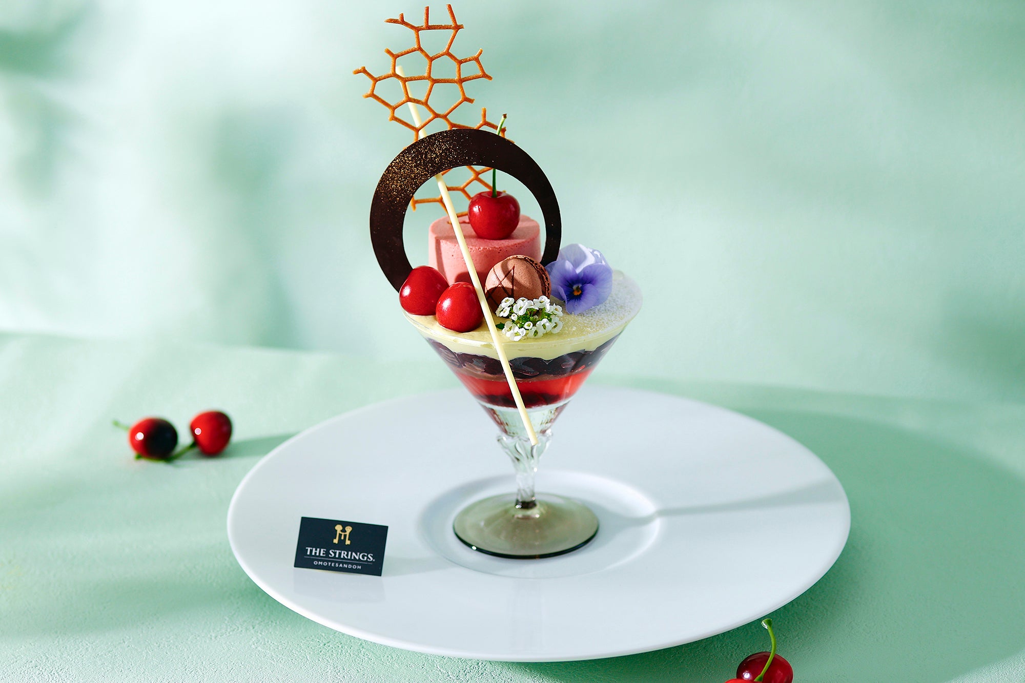 『真っ赤なアメリカンチェリーパフェ』（イメージ）