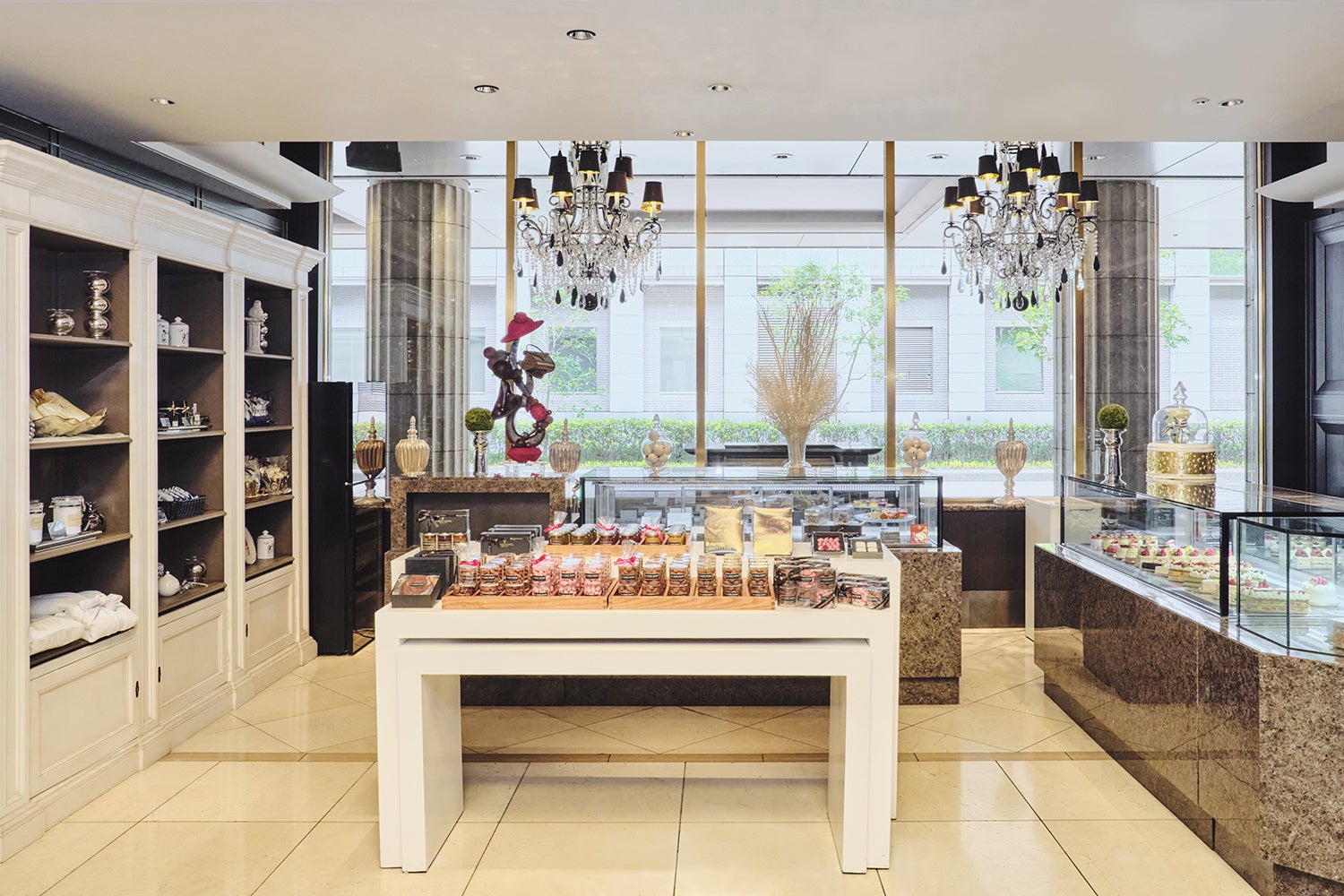 ザ・ショップ N.Y.ラウンジブティック