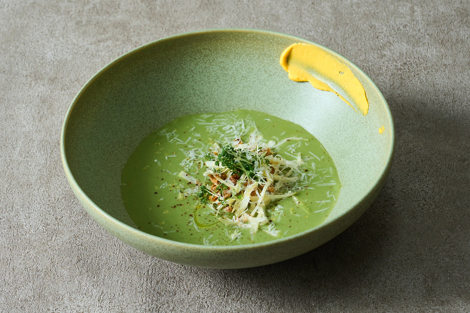 きゅうりとアボカドのガスパチョ