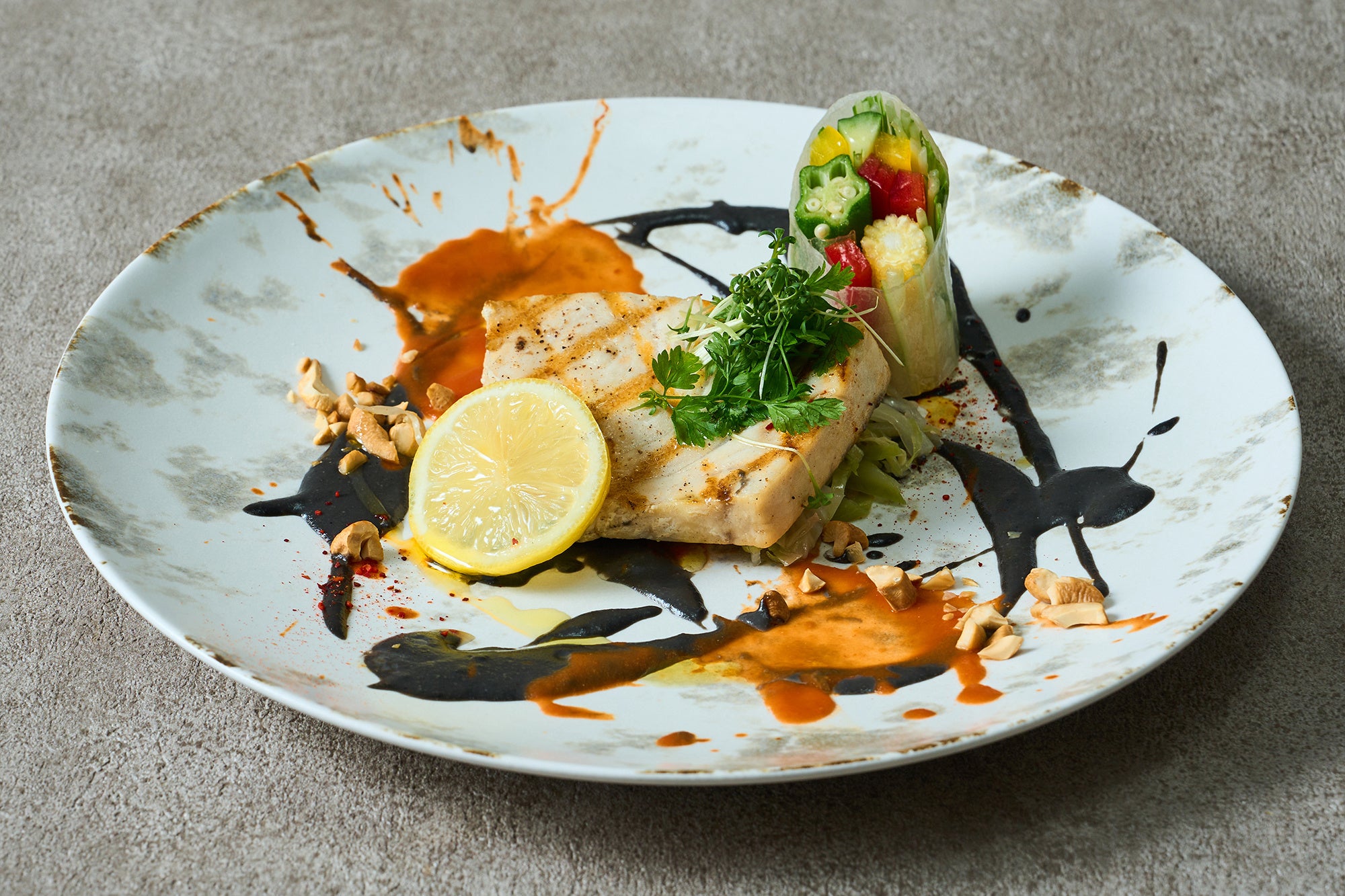 メカジキのレモンハーブマリネ ブラックバーニャカウダソース