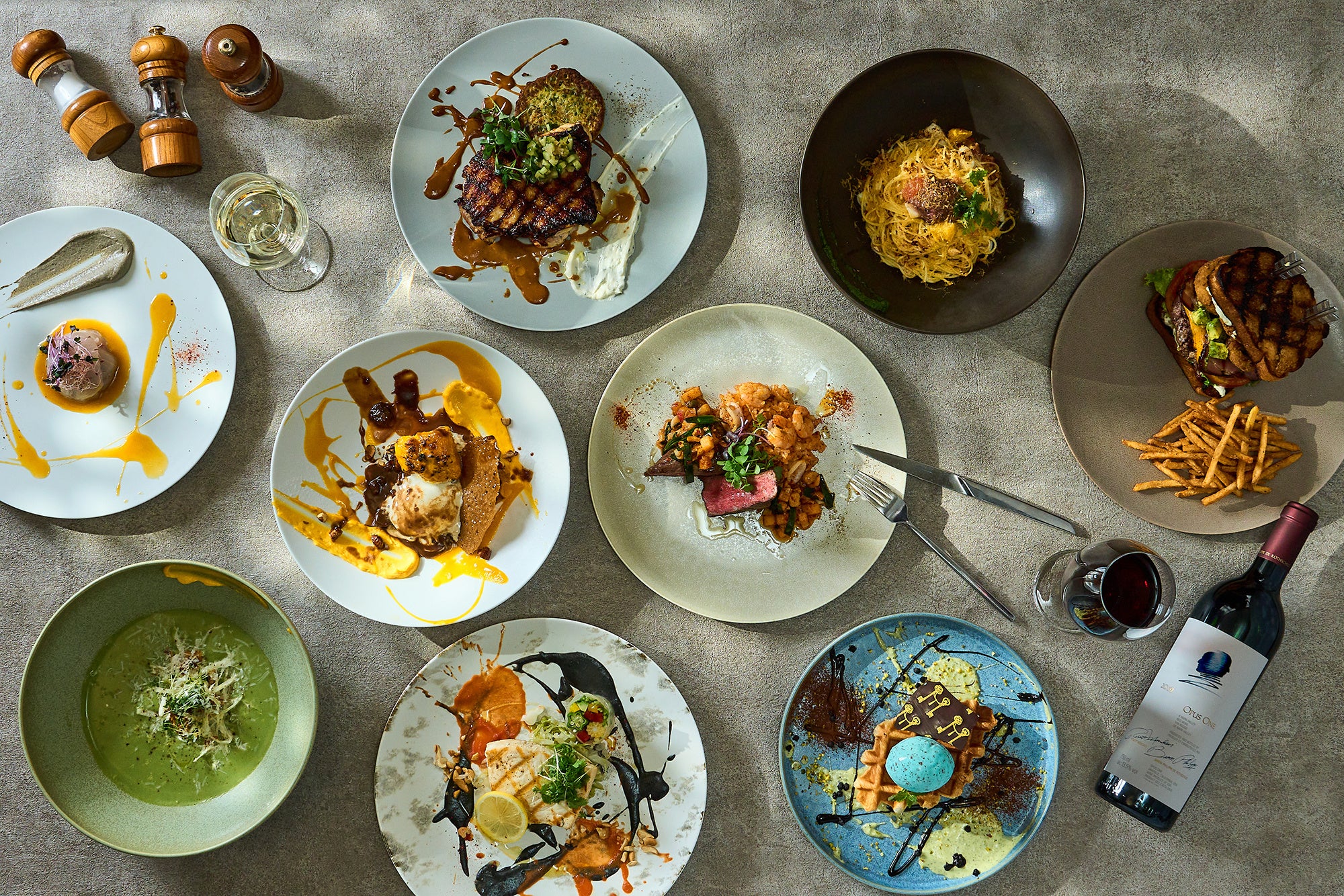 ビタミンたっぷりな夏野菜をとり入れ、スパイシー&さっぱりなテイストで、シェフが一皿ひと皿をアートフルに仕上げる目にも楽しいメニューが揃う夏のブランチメニュー