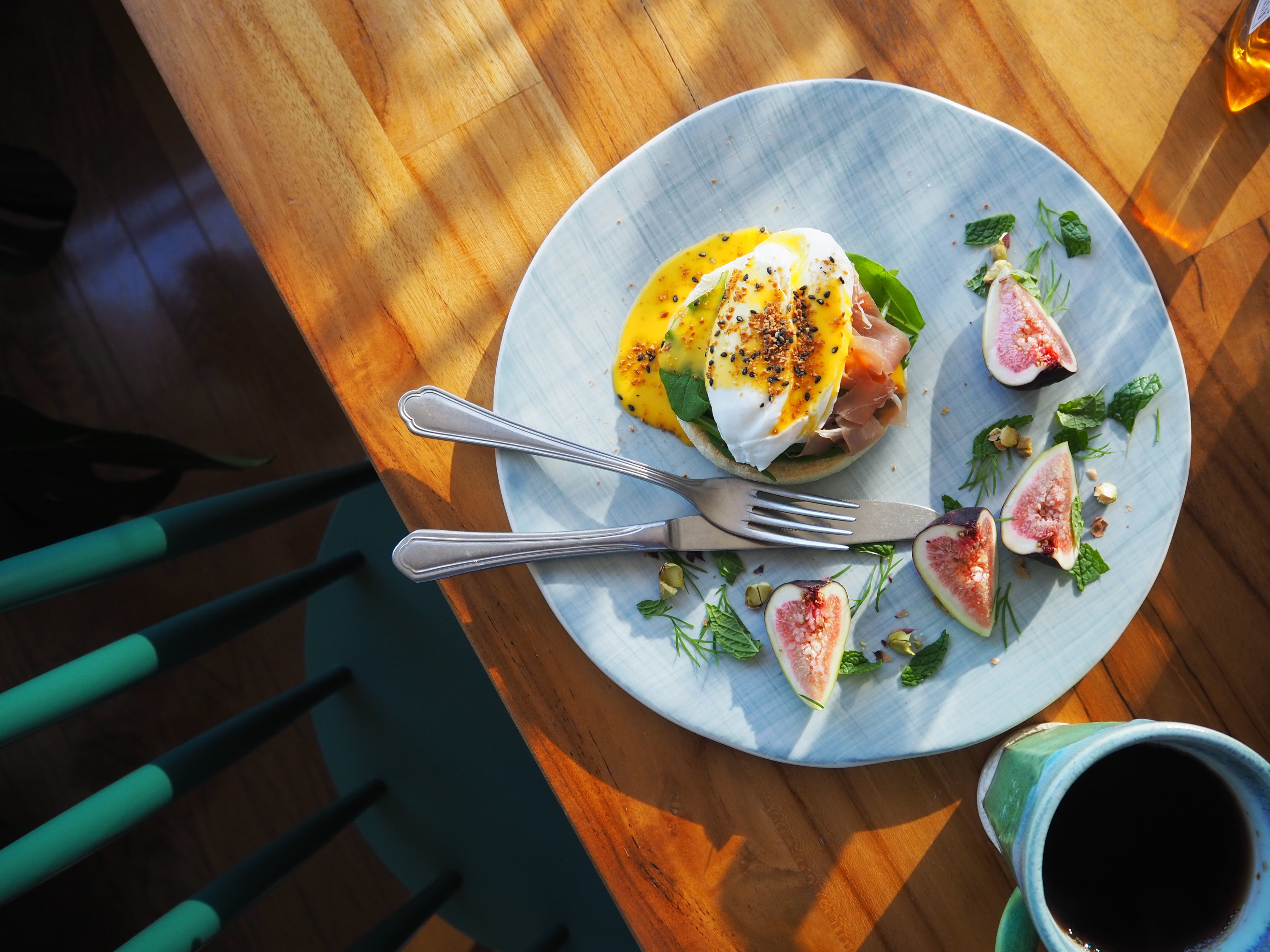 赤味噌と鰹節と黒ゴマのシーズニング×エッグベネディクト