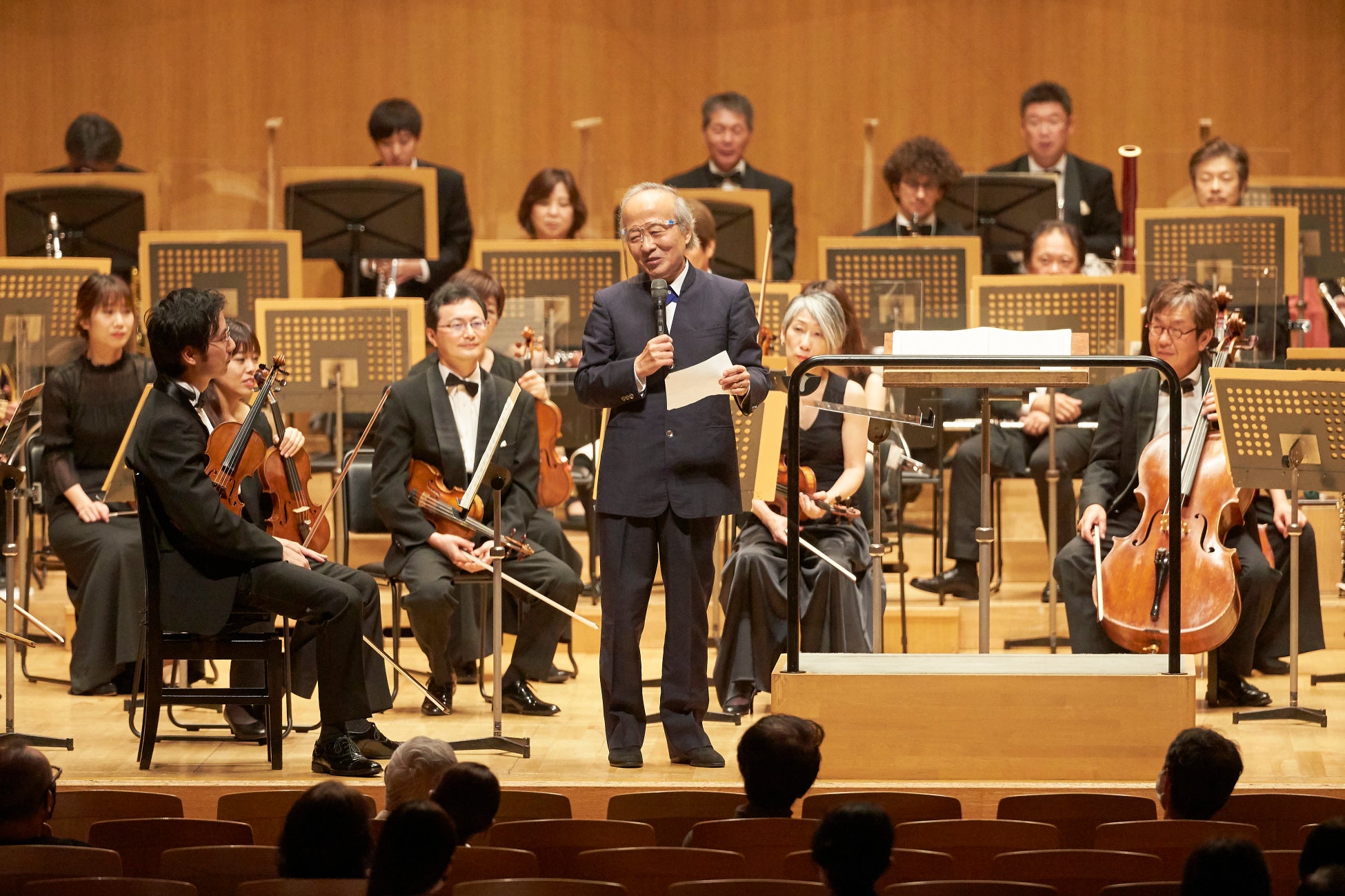 桂冠指揮者尾高忠明の指揮とお話による「午後のコンサート」より (C)上野隆文