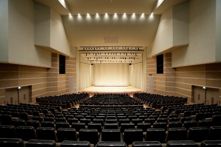 飛騨市文化交流センター　スピリットガーデンホール　撮影：梅田正明