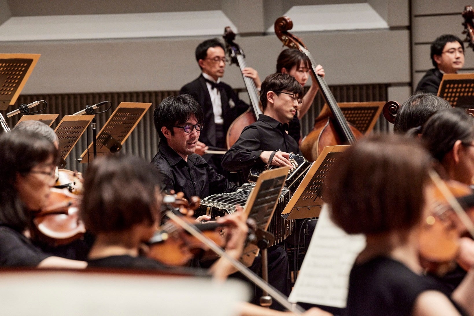 2021年5月東京フィル定期演奏会ピアソラ「シンフォニア・ブエノスアイレス」演奏シーンより　(C)上野隆文