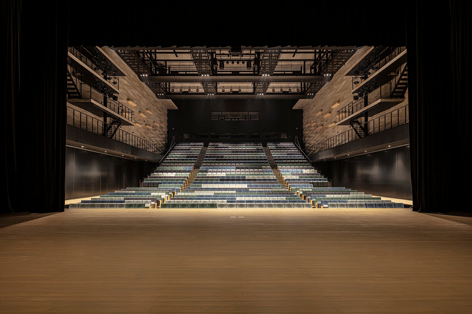 氷見市芸術文化館　©SATOSHI ASAKAWA