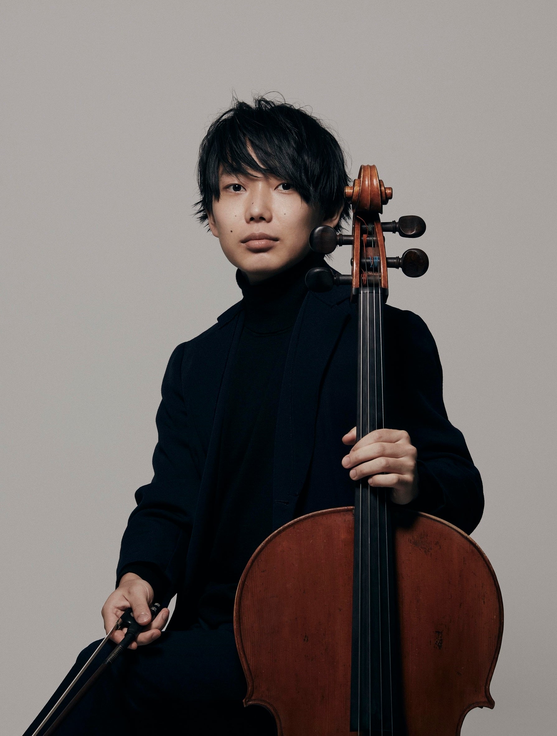 11月定期ソリスト佐藤晴真（チェロ） (C)Seiichi Saito