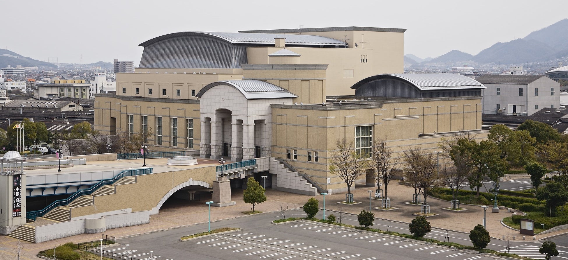 ふくやま芸術文化ホール リーデンローズ 外観